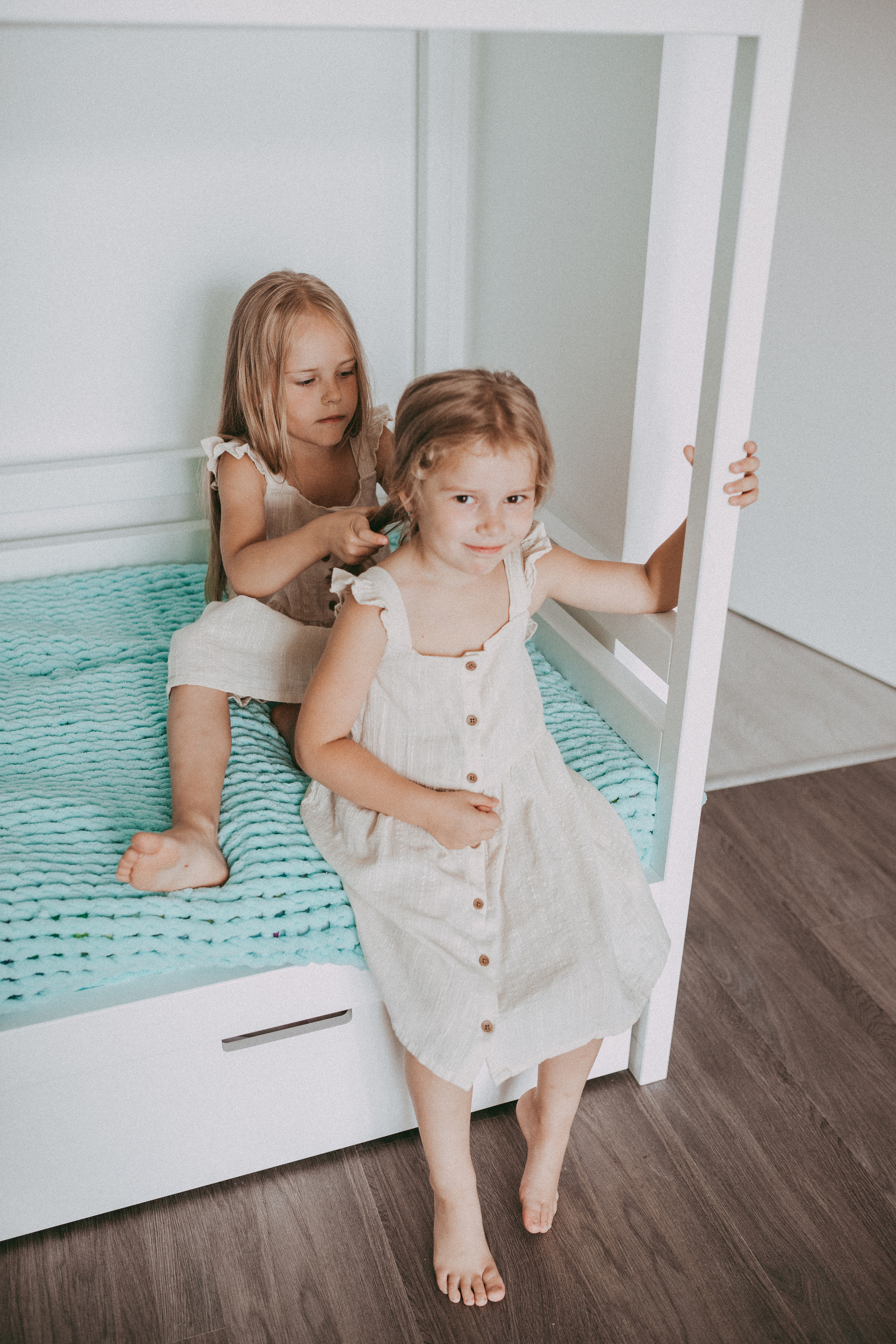 Марина с дочками. Семейный и домашний фотограф в Москве и МО Королева Валерия