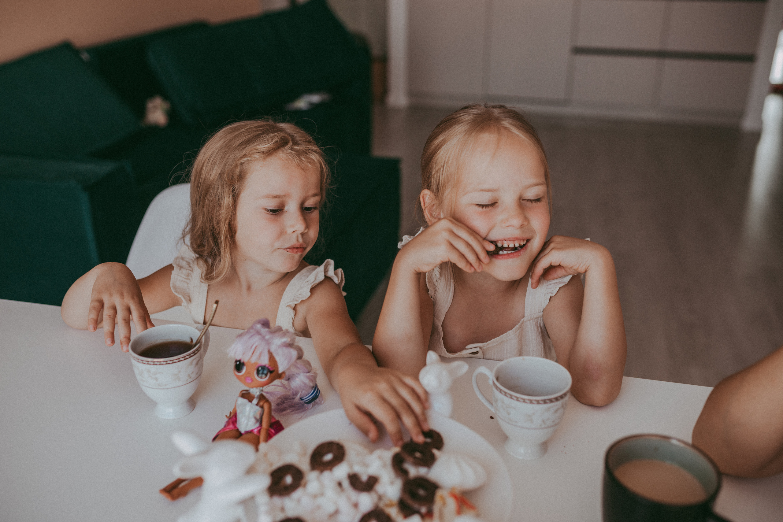 Марина с дочками. Семейный и домашний фотограф в Москве и МО Королева Валерия