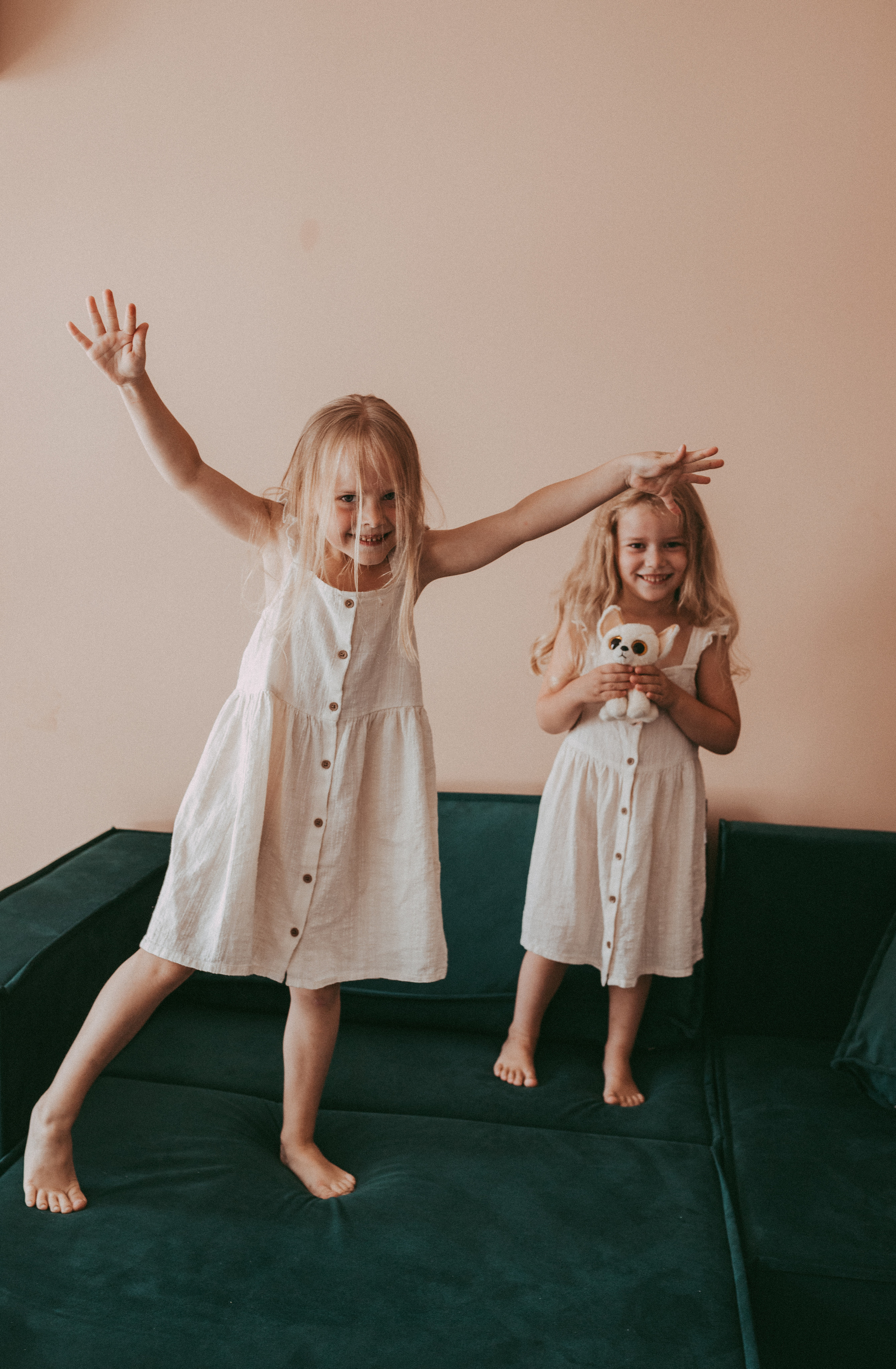 Марина с дочками. Семейный и домашний фотограф в Москве и МО Королева Валерия