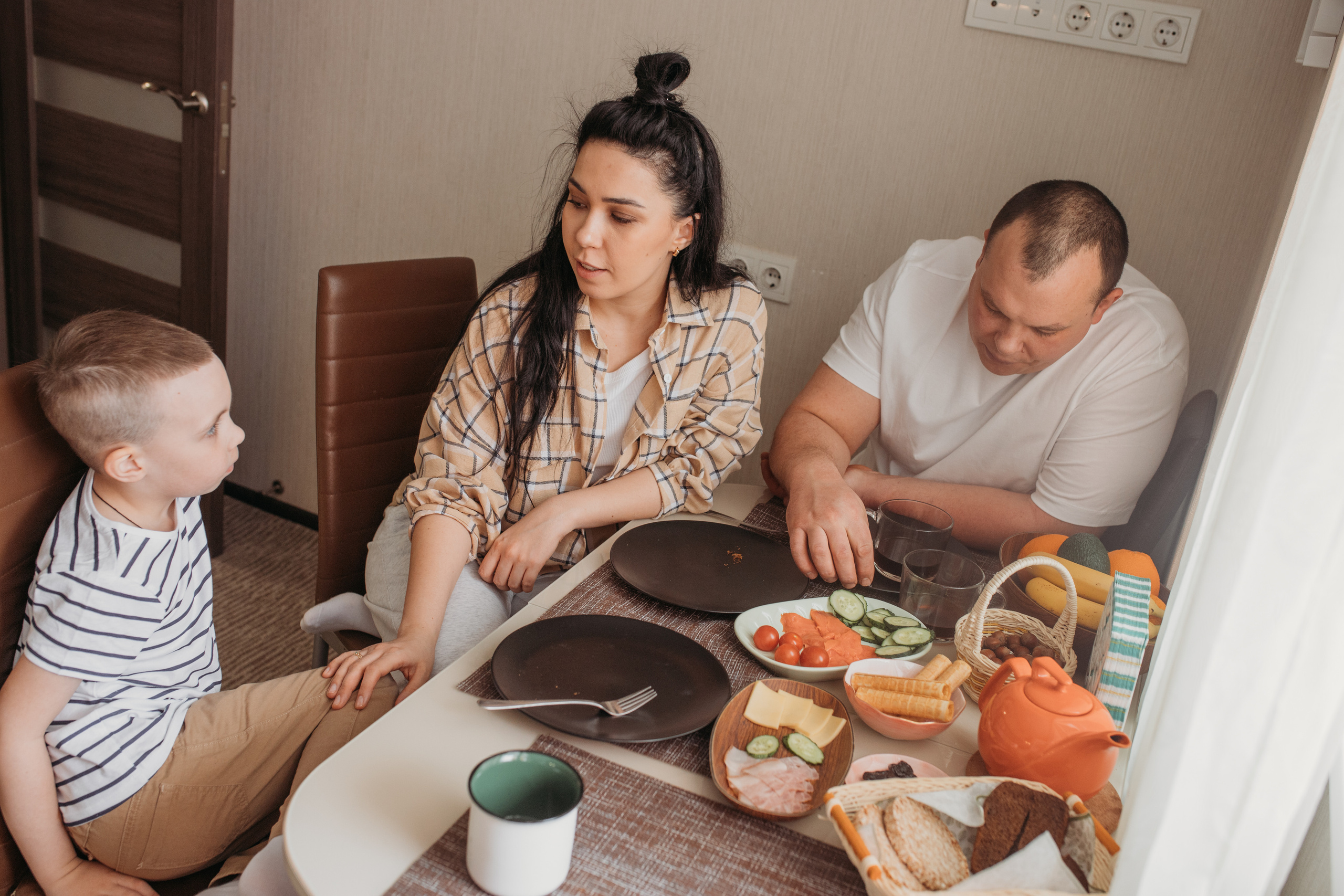 Семейный завтрак. Семейный и домашний фотограф в Москве и МО Королева Валерия