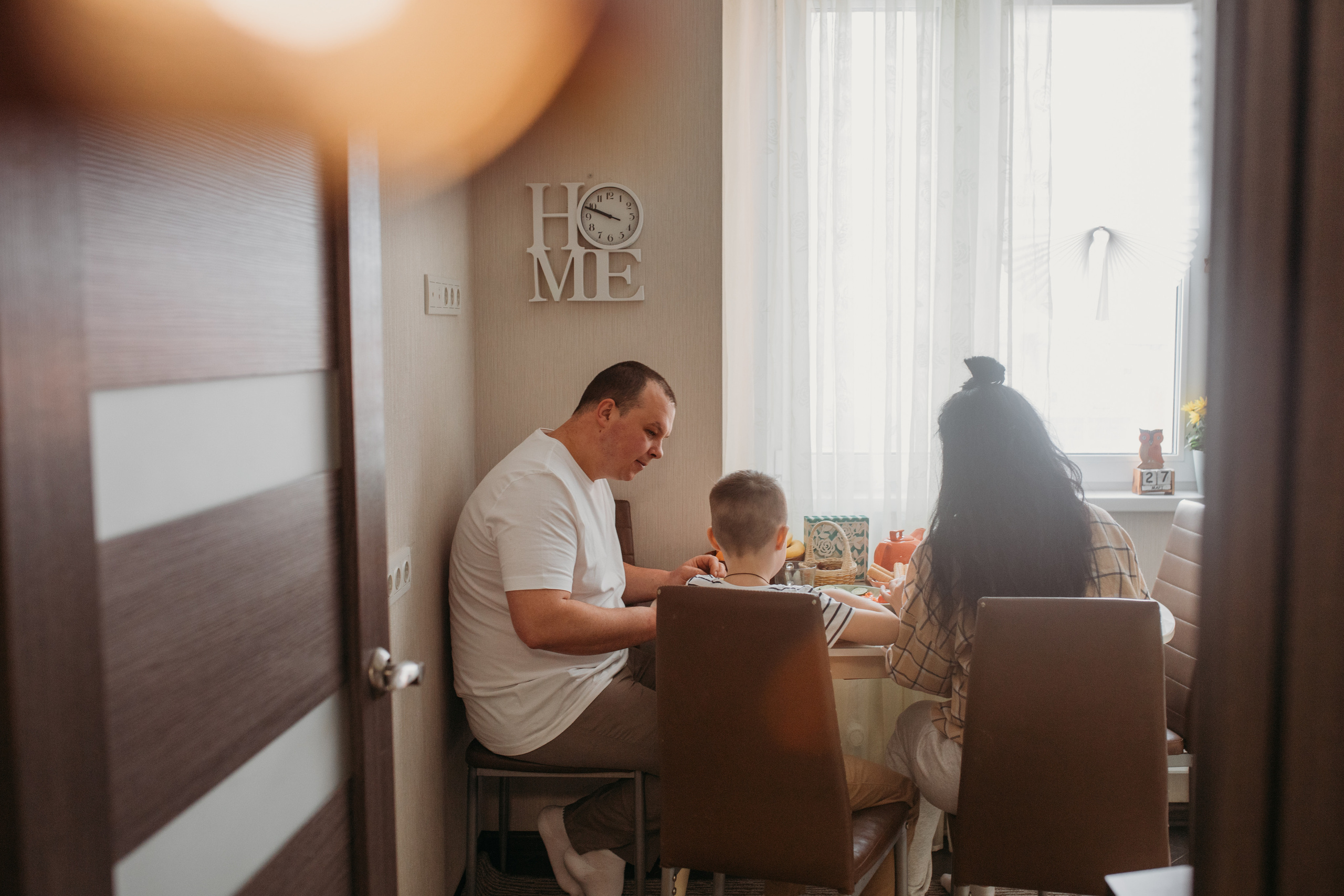 Семейный завтрак. Семейный и домашний фотограф в Москве и МО Королева Валерия