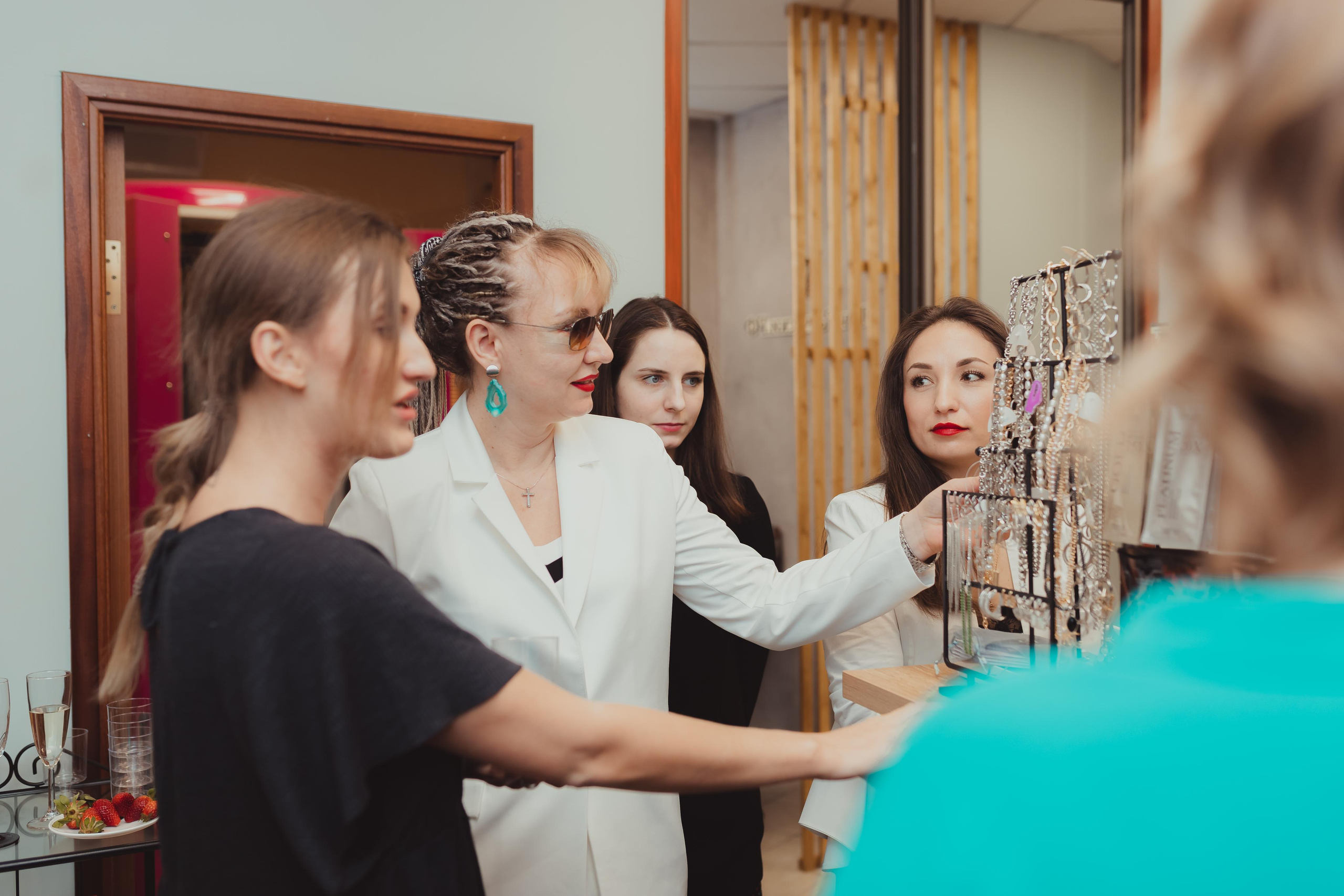 Открытие салона «Три расчески» Мытищи. Семейный и домашний фотограф в Москве и МО Королева Валерия