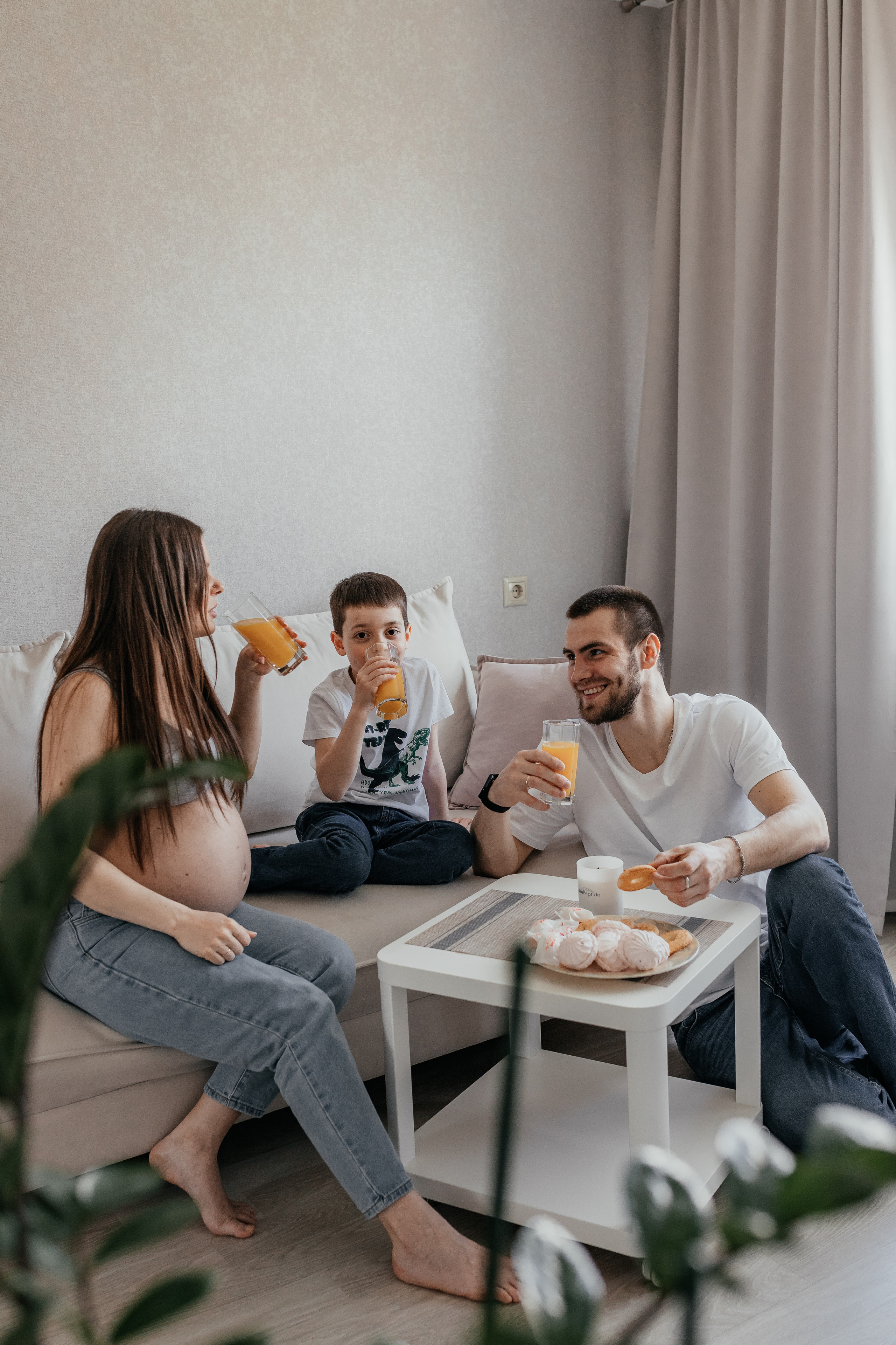 Саша с семьей. Семейный и домашний фотограф в Москве и МО Королева Валерия