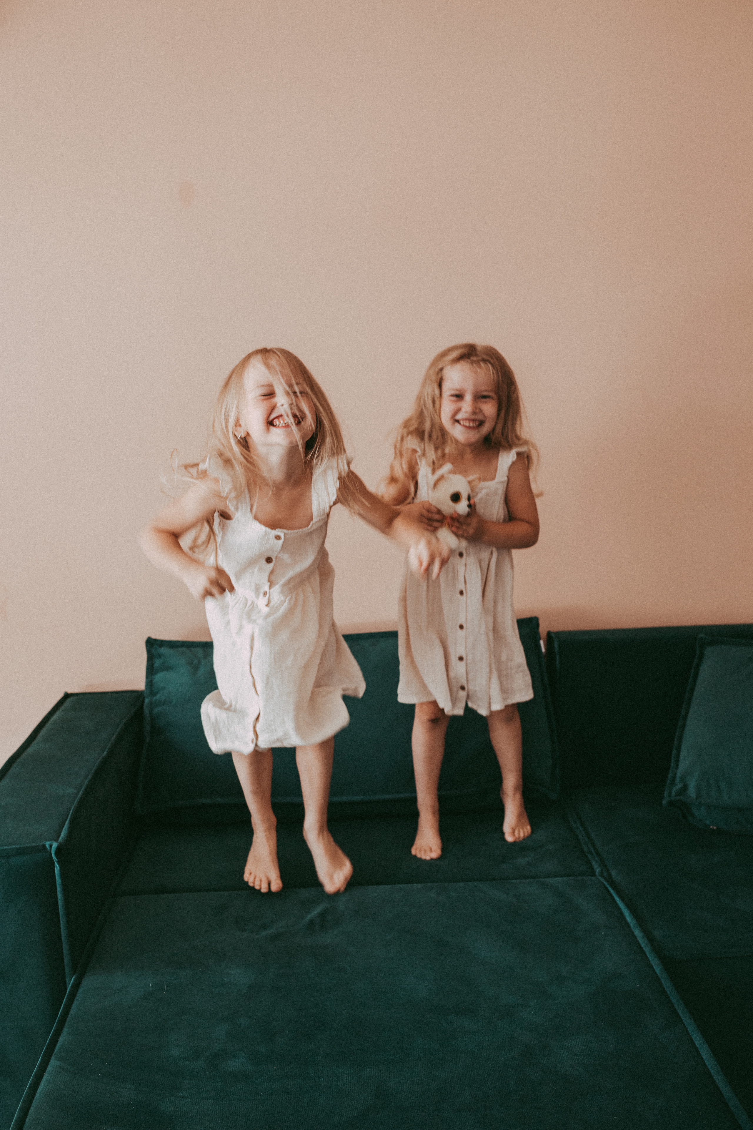 Марина с дочками. Семейный и домашний фотограф в Москве и МО Королева Валерия