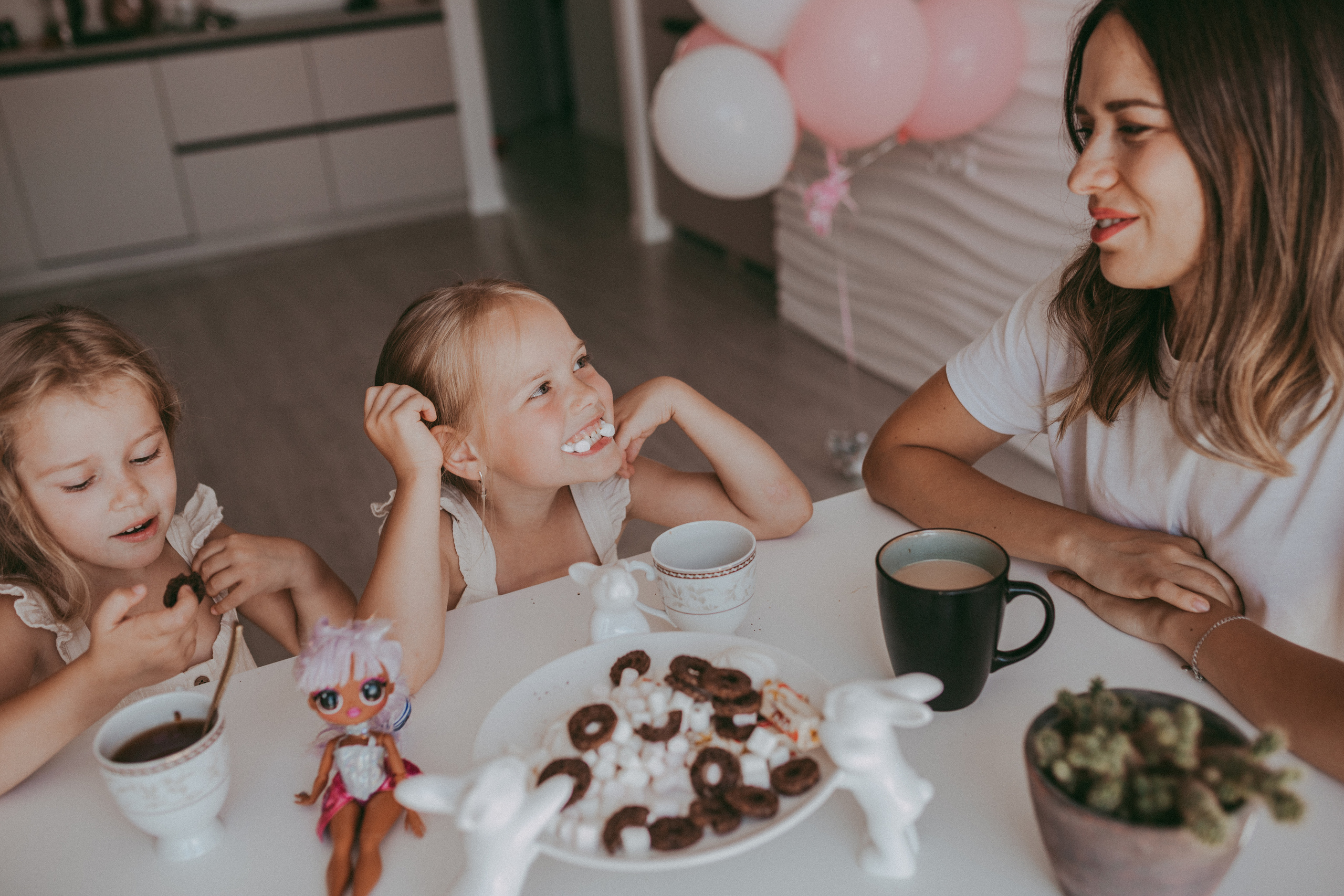 Марина с дочками. Семейный и домашний фотограф в Москве и МО Королева Валерия