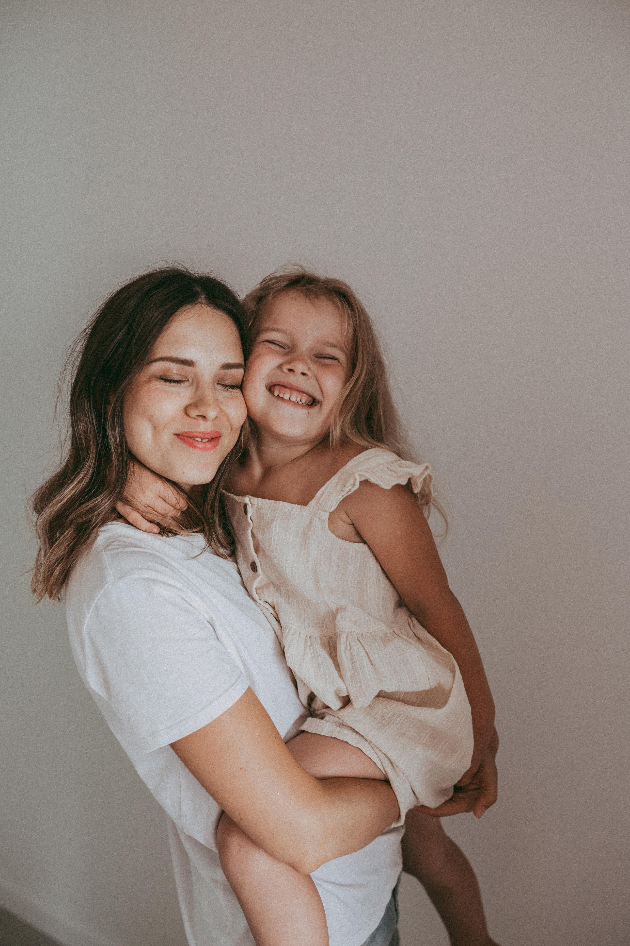Марина с дочками. Семейный и домашний фотограф в Москве и МО Королева Валерия