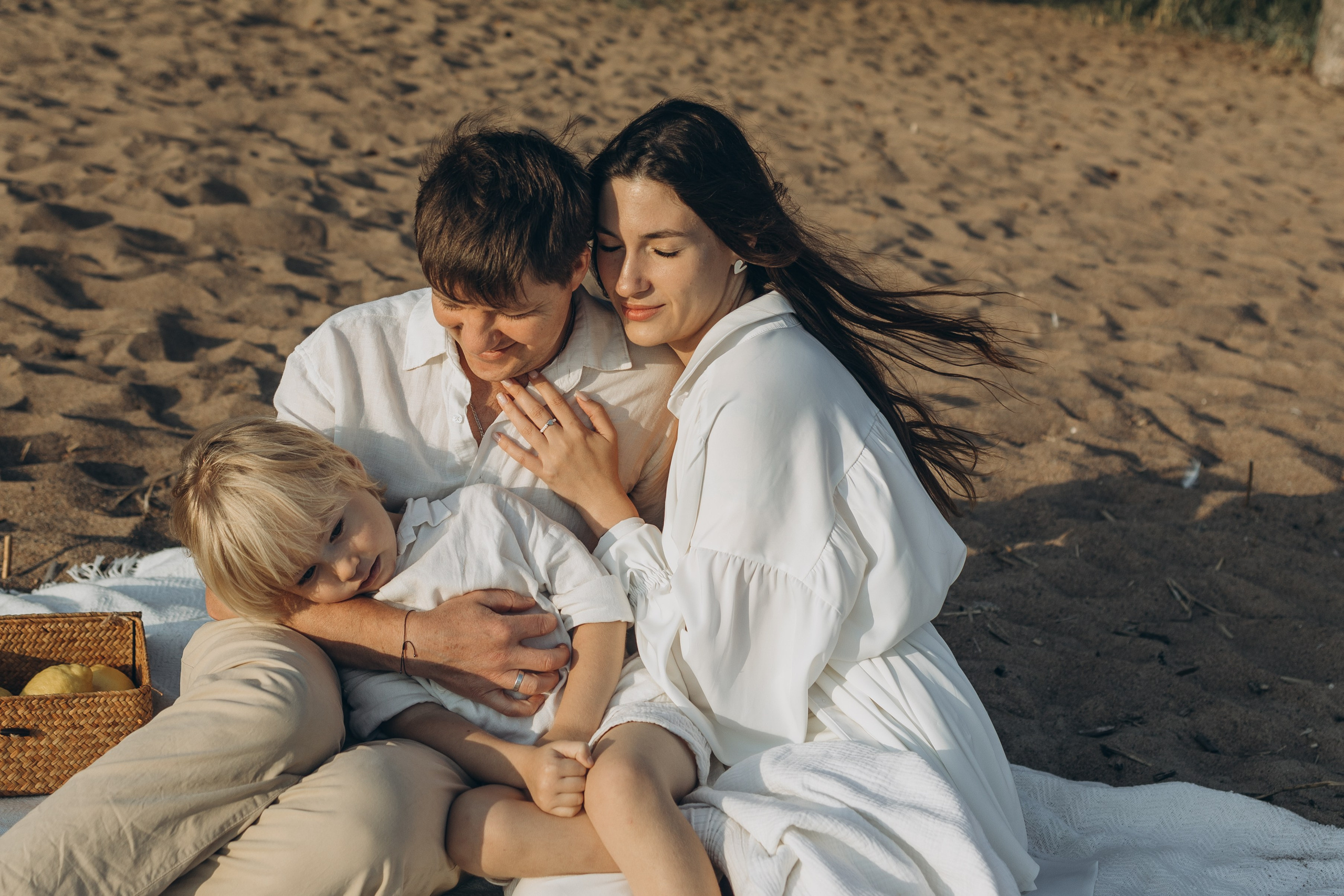 Эмилия, Дмитрий и Демид на Финском заливе. Семейный фотограф в Москве Виктория Ястребинская