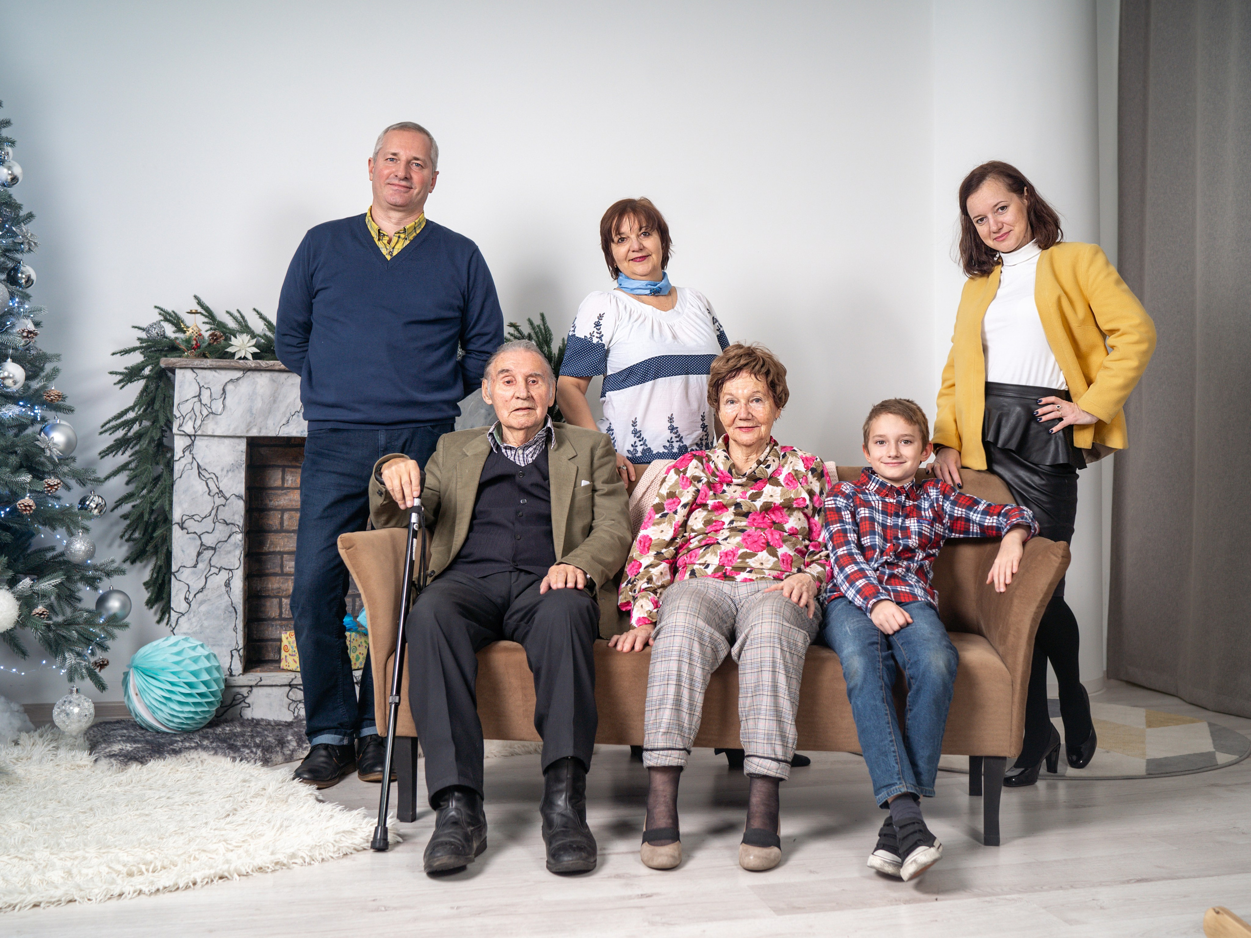 С бабушками. Фотограф Зинаида Евдокимова