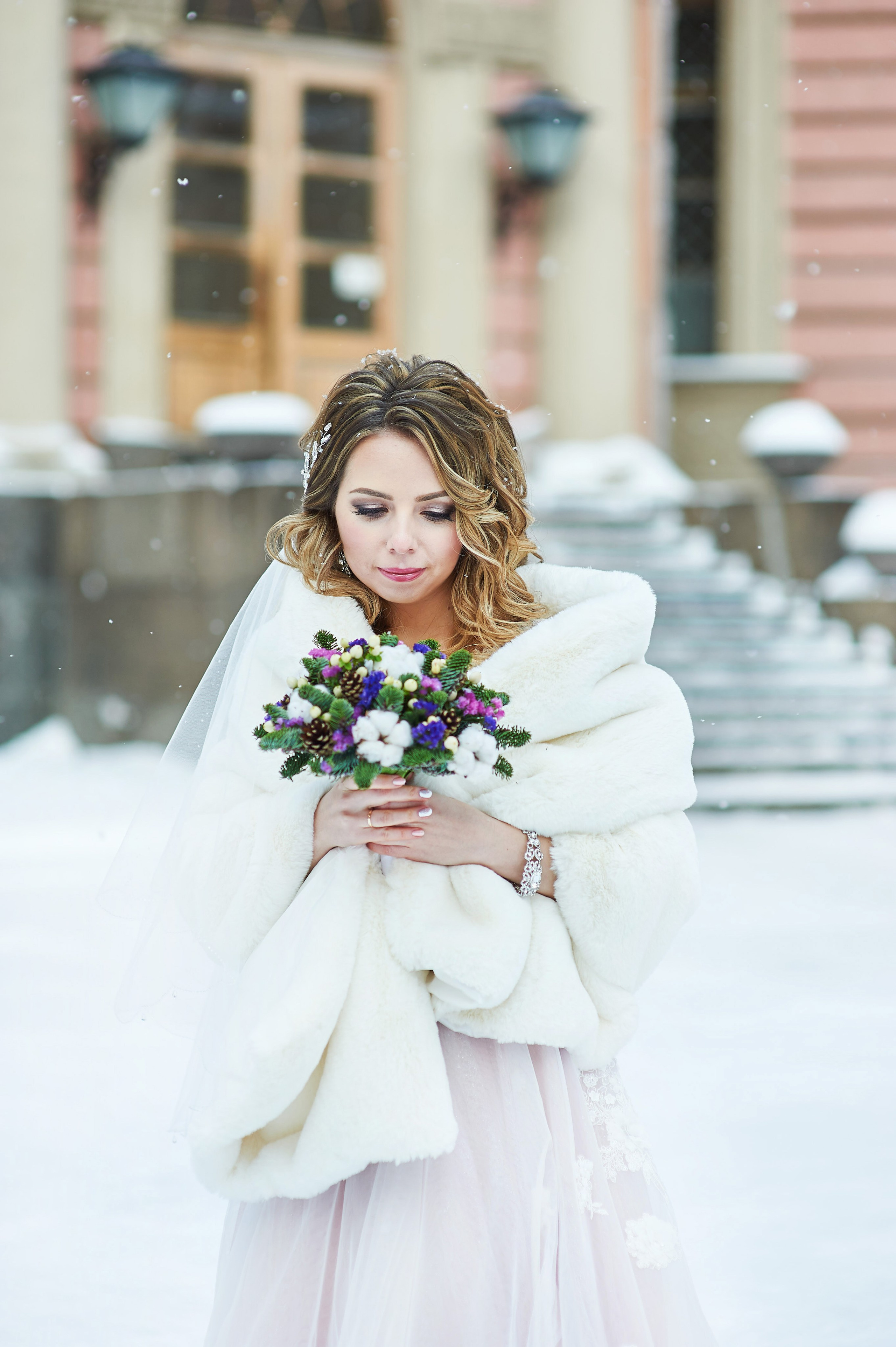 Елена и Иван (зимняя свадебная прогулка у Михайловского замка и фотосессия в Эрмитаже). Портретный, семейный и свадебный фотограф в Санкт-Петербурге и в Пушкине Ширяев Денис