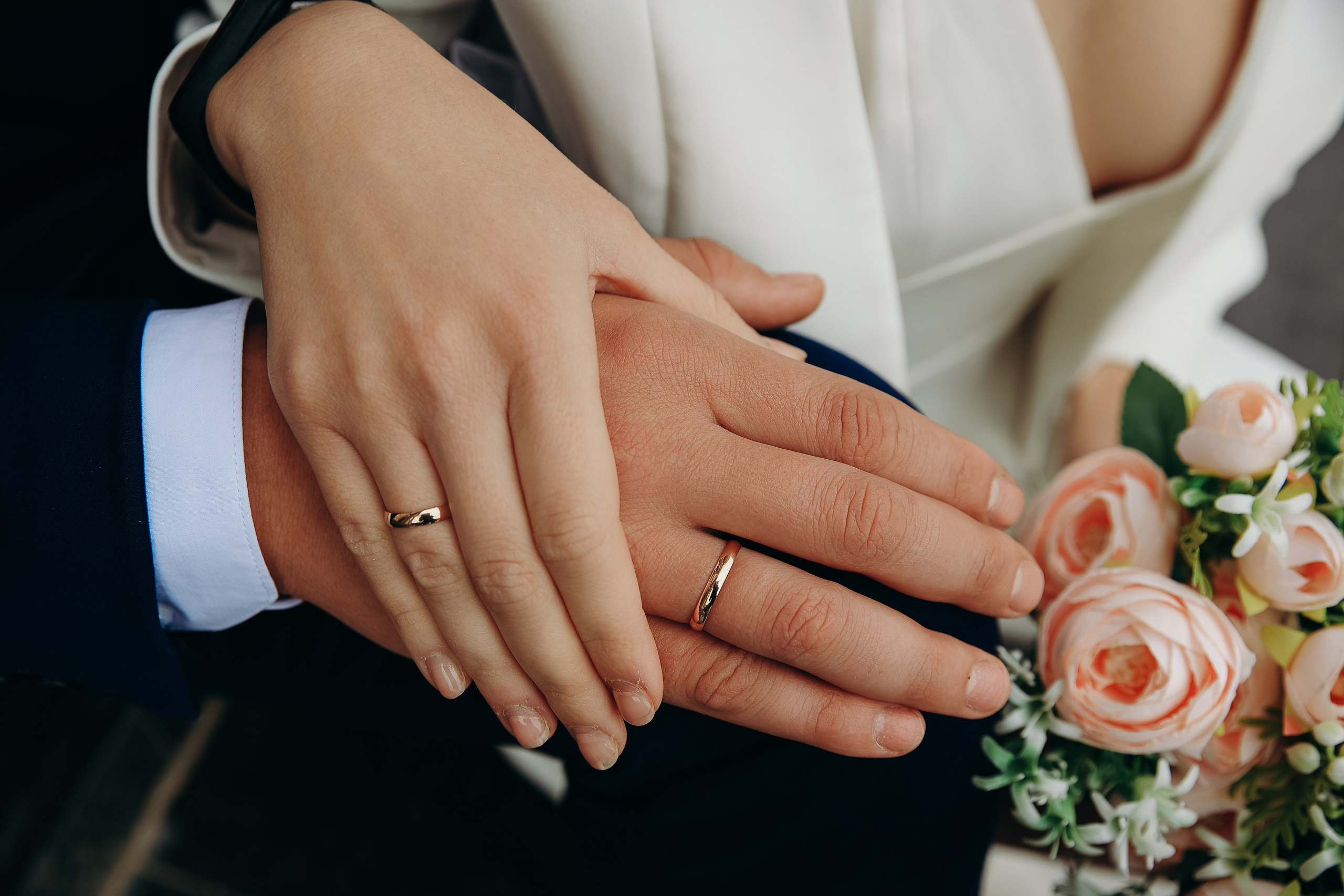 Свадебная прогулка в Екатерининском сквере 25.10.2024. Свадебный и семейный фотограф Виолетта Сидельникова. Краснодар, Россия, Беларусь, Европа