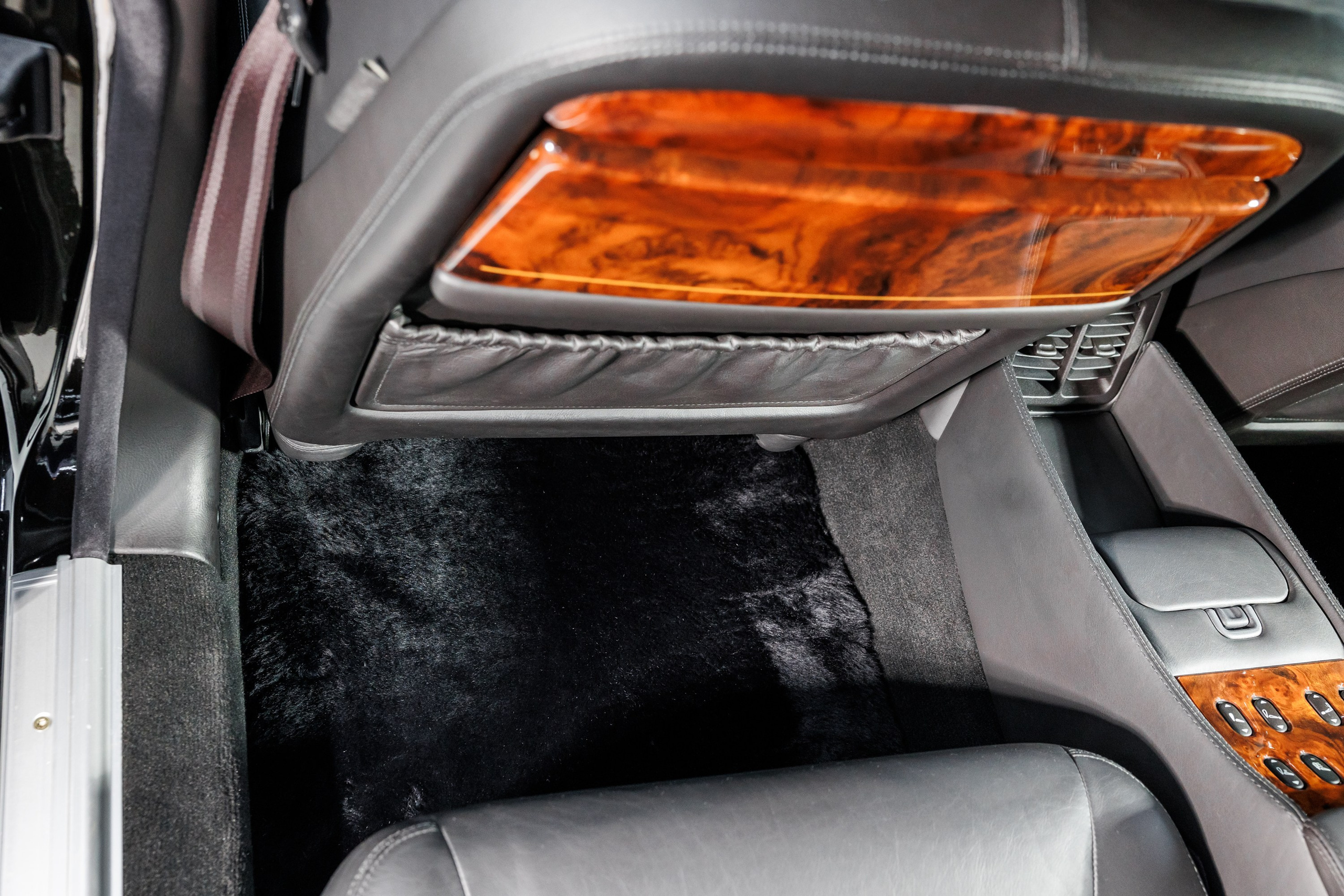 Автомобильная фотосъёмка Daimler Xj8. Фотограф Сергей Лукьянов @xapeton_photo Москва