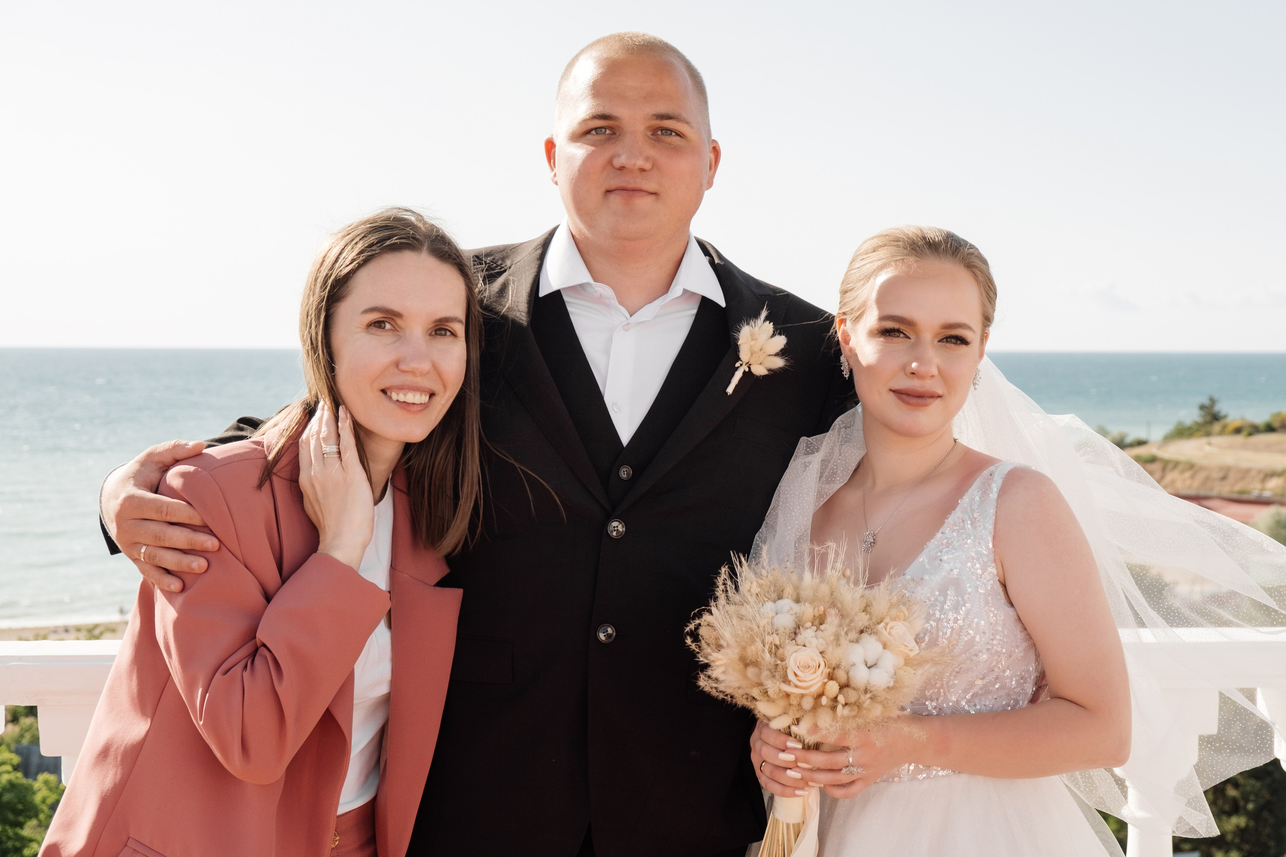 Свадебный ретопртаж. Профессиональная фотосъемка в Крыму. Натуральные эмоции и живые кадры. Забронируйте дату прямо сейчас!