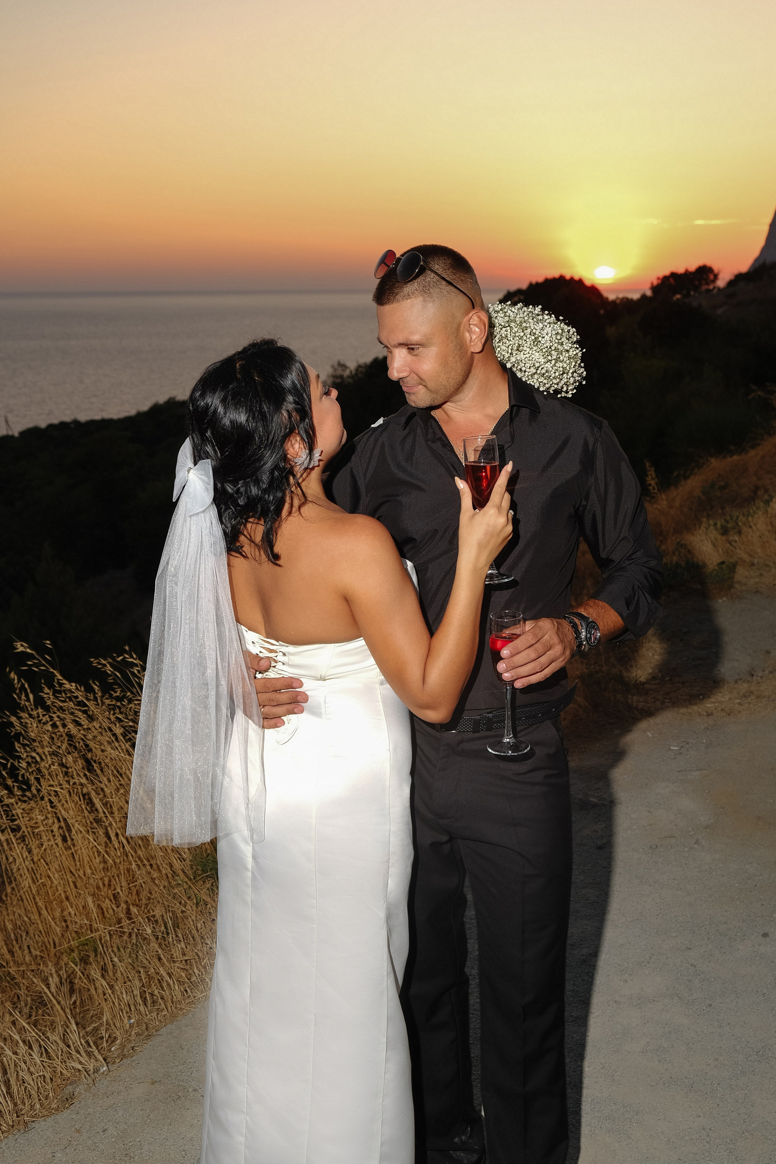 Свадьба в Ялте │ Воронцовский и Ливадийский дворец │ Форд Мустанг │ Крымский Санторини │ Илья Желдак. Свадебный фотограф и видеограф в Крыму! Ваш день будет незабываемым!