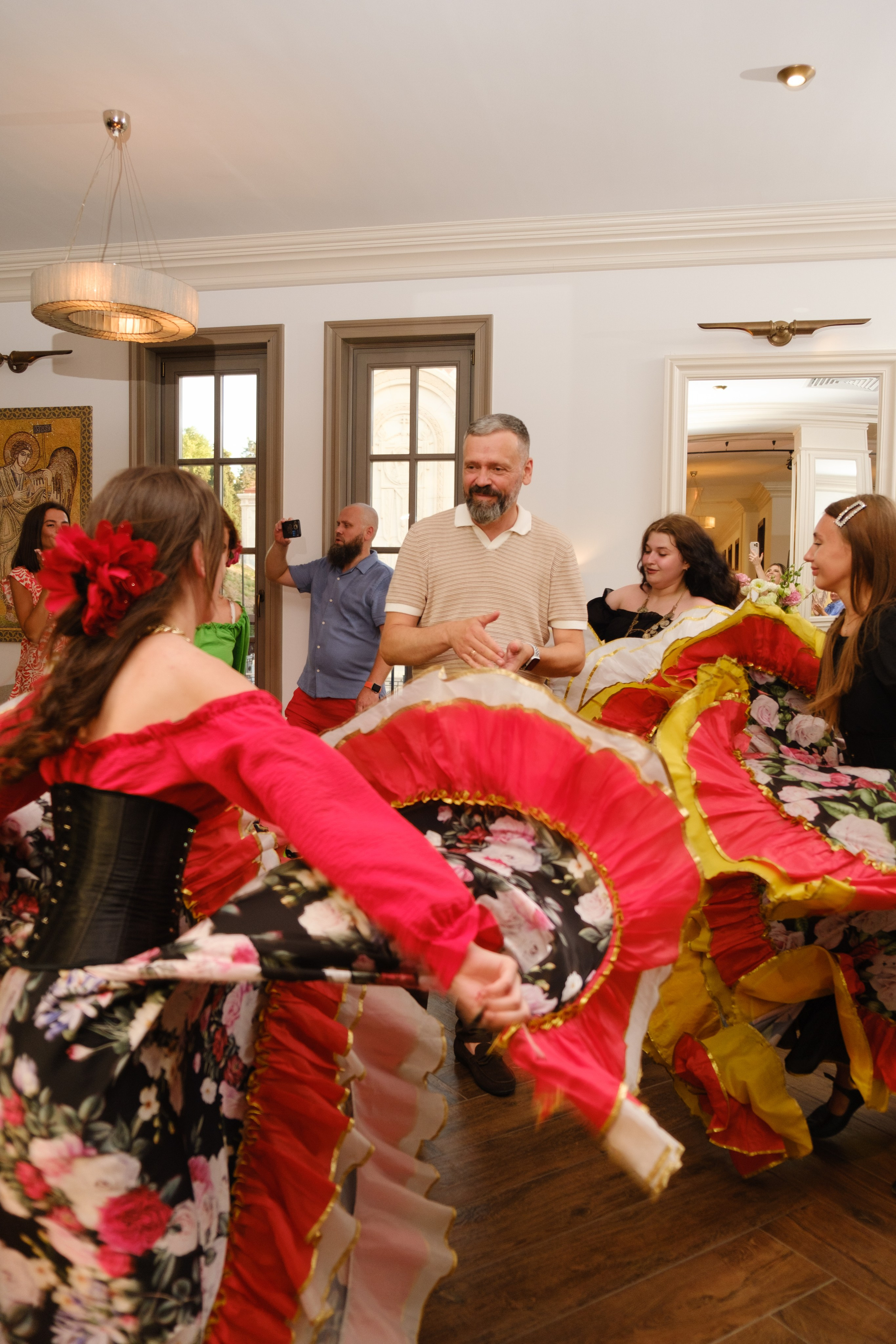 Фотограф на юбилей в Крыму | Съемка дня рождения | Илья Желдак. Профессиональная фотосъемка в Крыму. Натуральные эмоции и живые кадры. Забронируйте дату прямо сейчас!