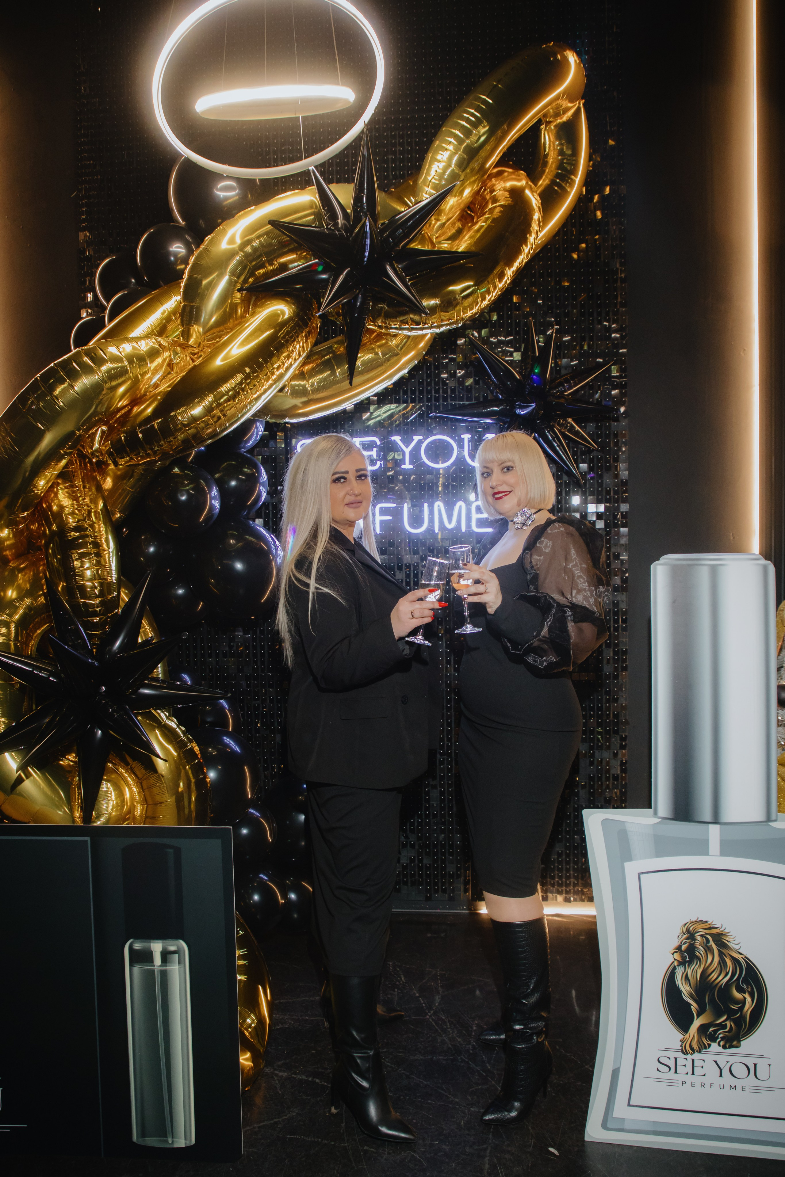 See `You Perfume. Фотограф в Москве и Санкт-Петербурге Дарина