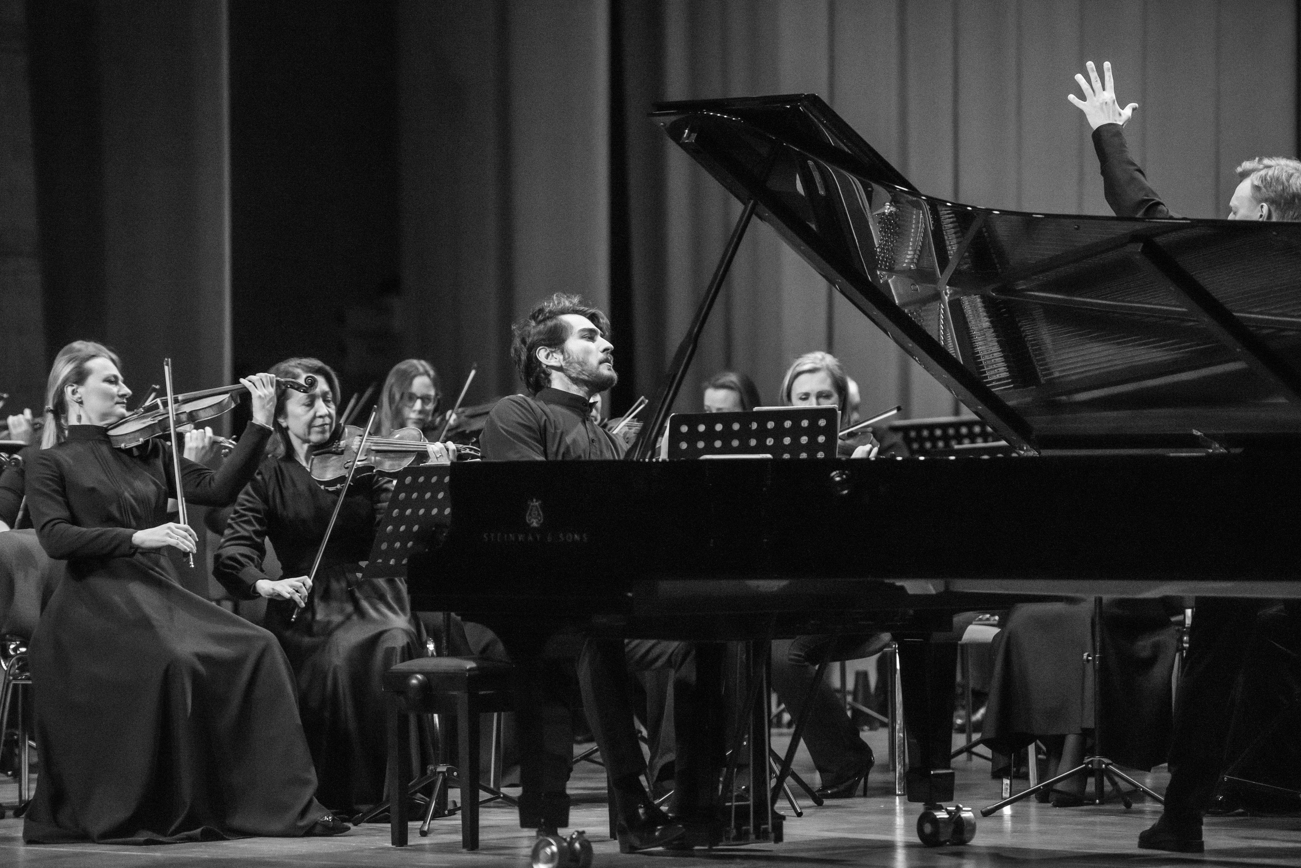 •Концерты. Фотограф Ксения Шевкопляс. г. Калининград. Кинематографический стиль — эстетика и истории, рассказанные через объектив