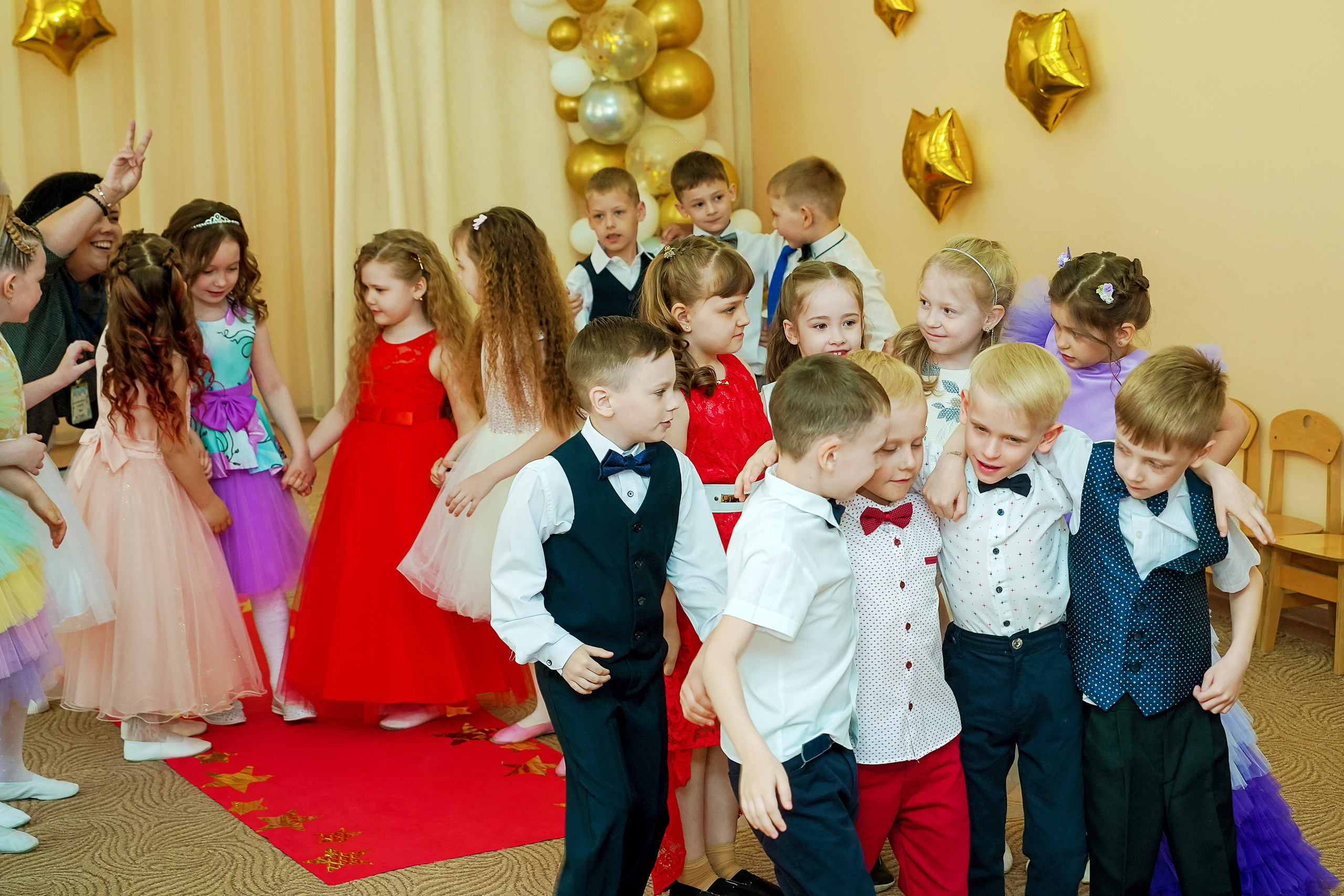 Фотосъемка видеосъёмка фотограф видеооператор новогодних утренников  в. Фотограф, видеооператор Нина Коршунова