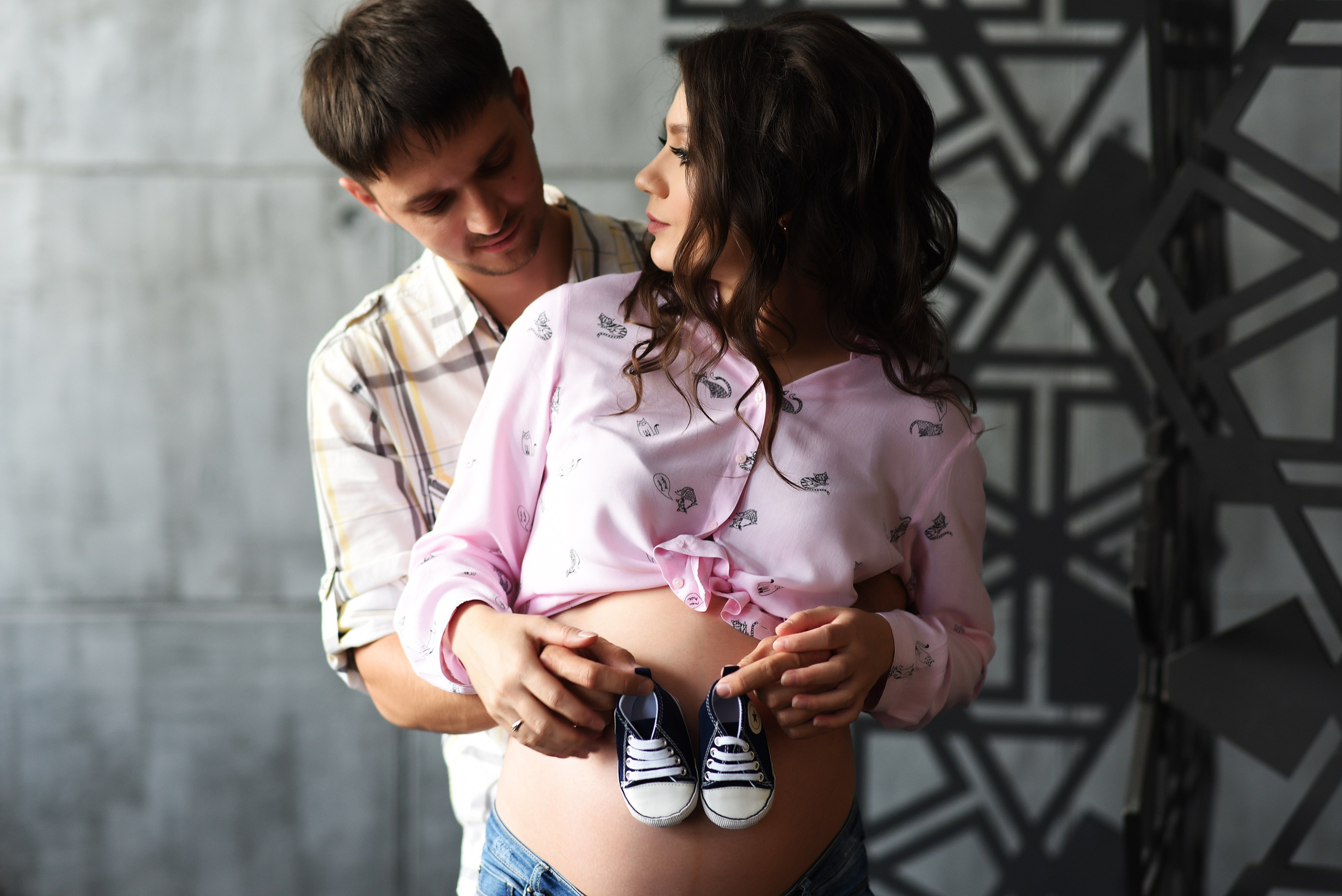 Фотосессия беременности студийная съемка. Свадебный, семейный, детский, контент фотограф в Омске Максим Ильин