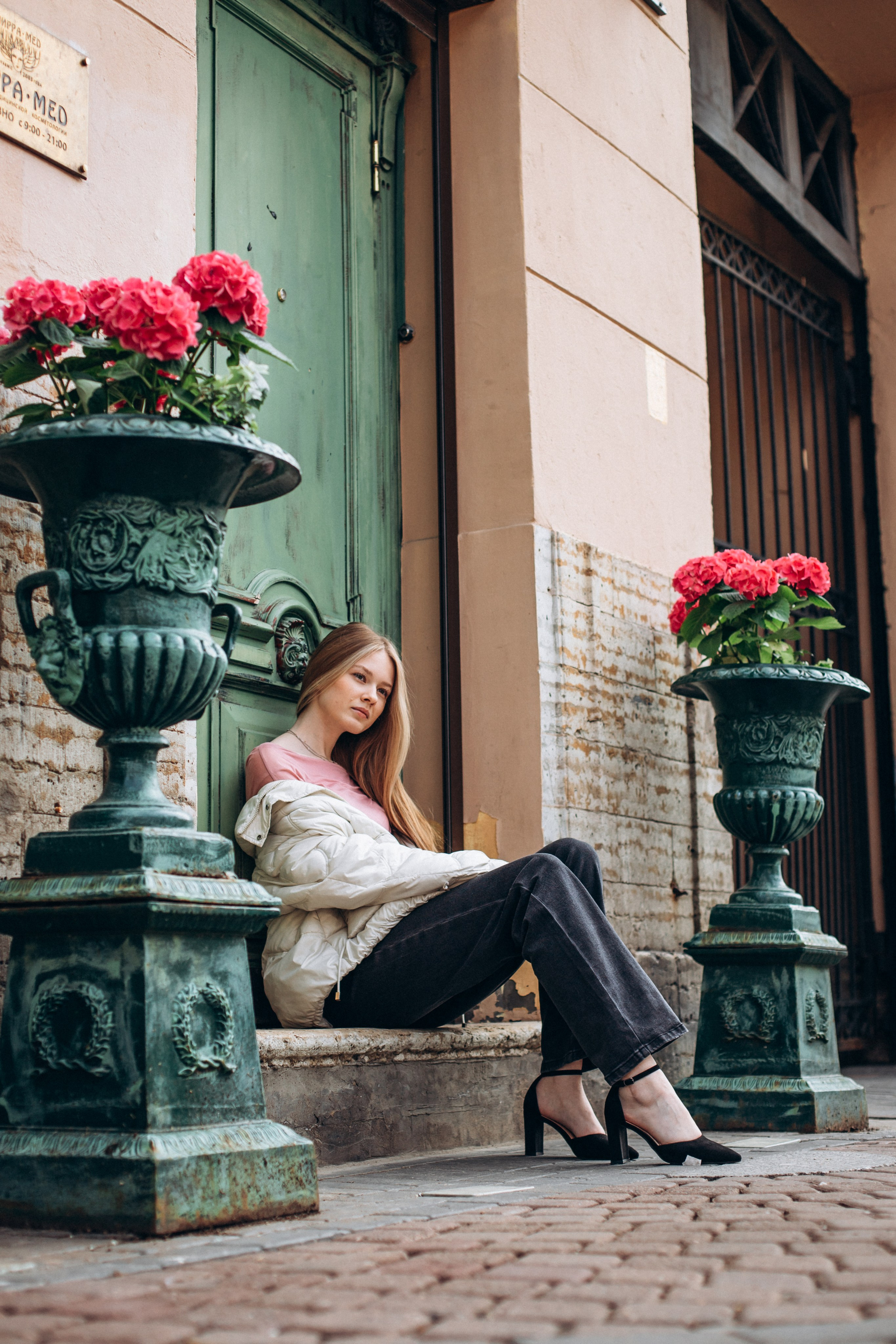 Юлия в мае. Фотопрогулка в Петербурге. Индивидуальный и семейный фотограф в Санкт-Петербурге