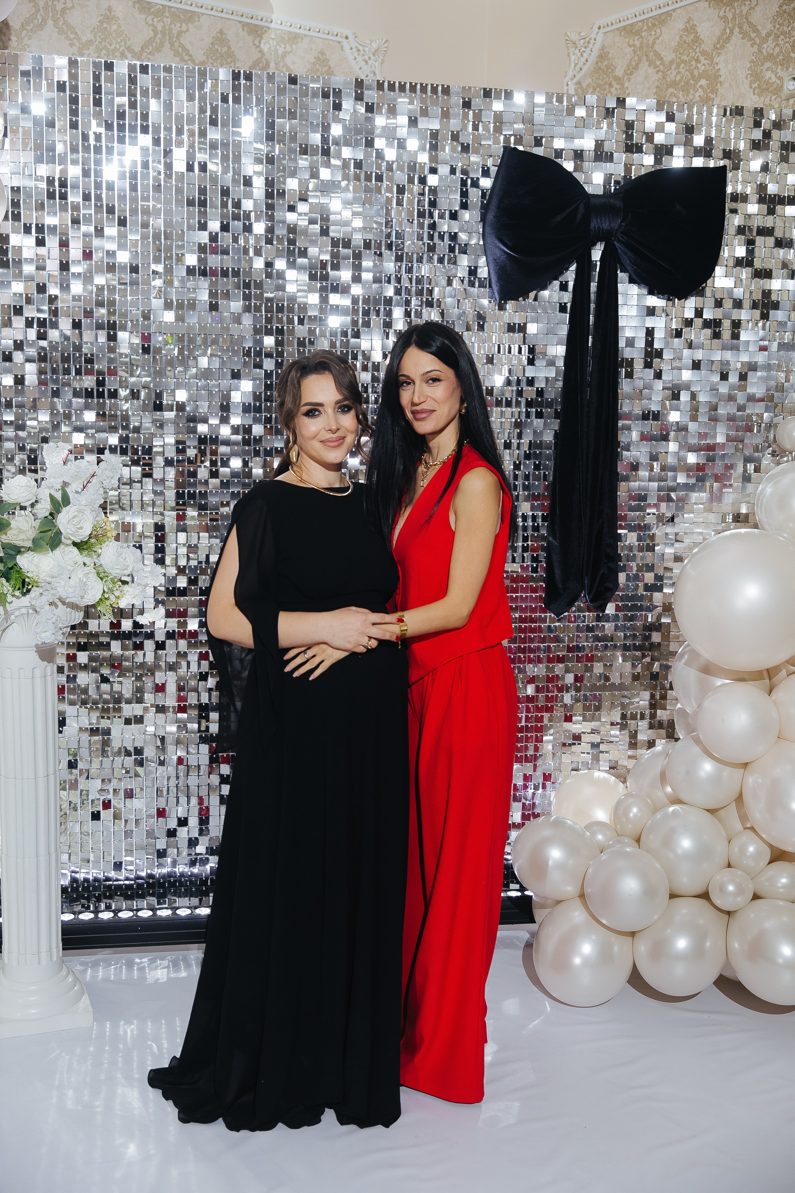 Ани и Назели. 35&5 День рождения, «Янтарь». Фотограф в Красноярске Надежда Воскресенская