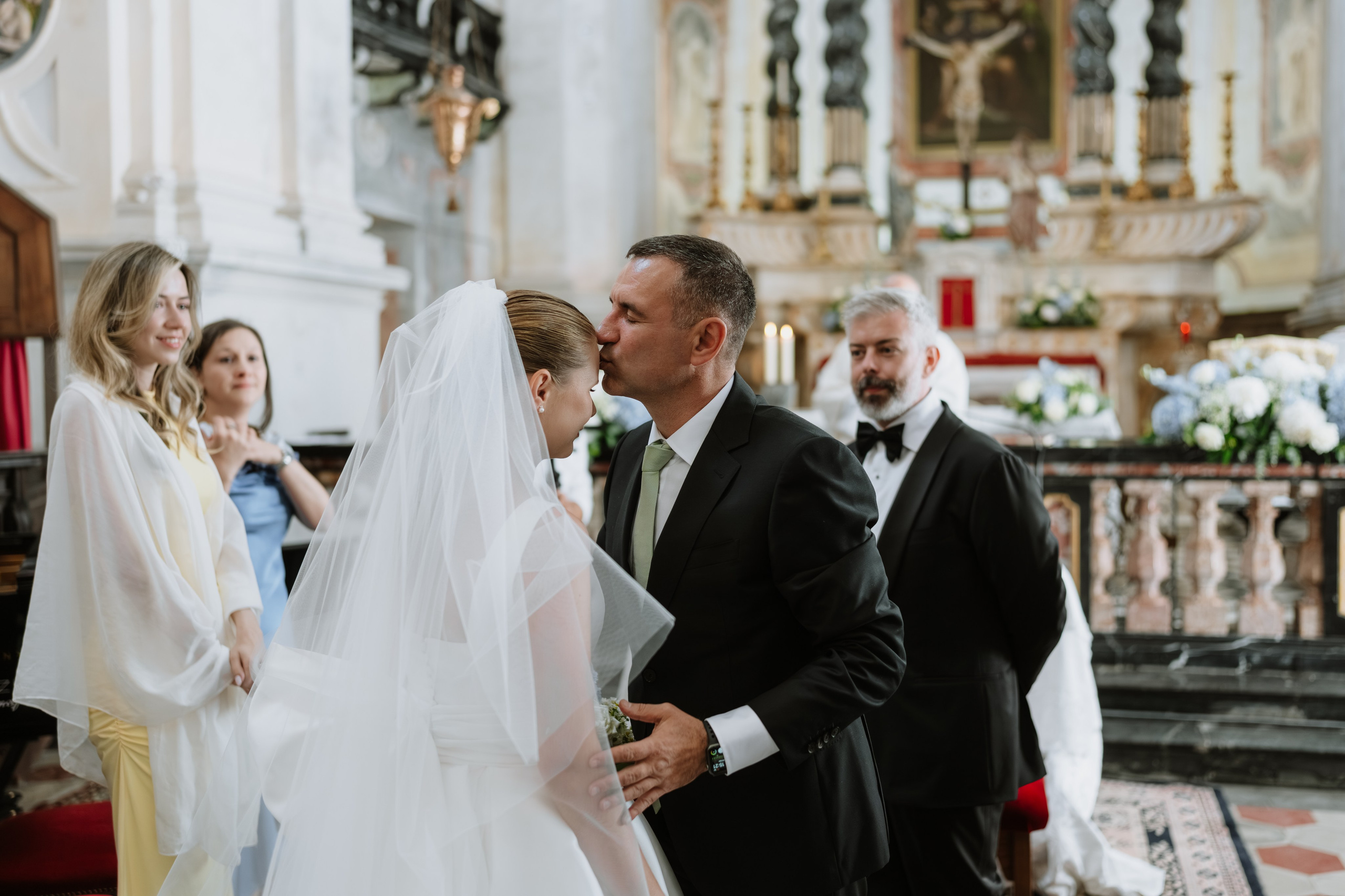 Vera & Lorenzo | Biella, Italy. Professional Wedding Photographer Geneva & Romande Switzerland | Tanya Creator