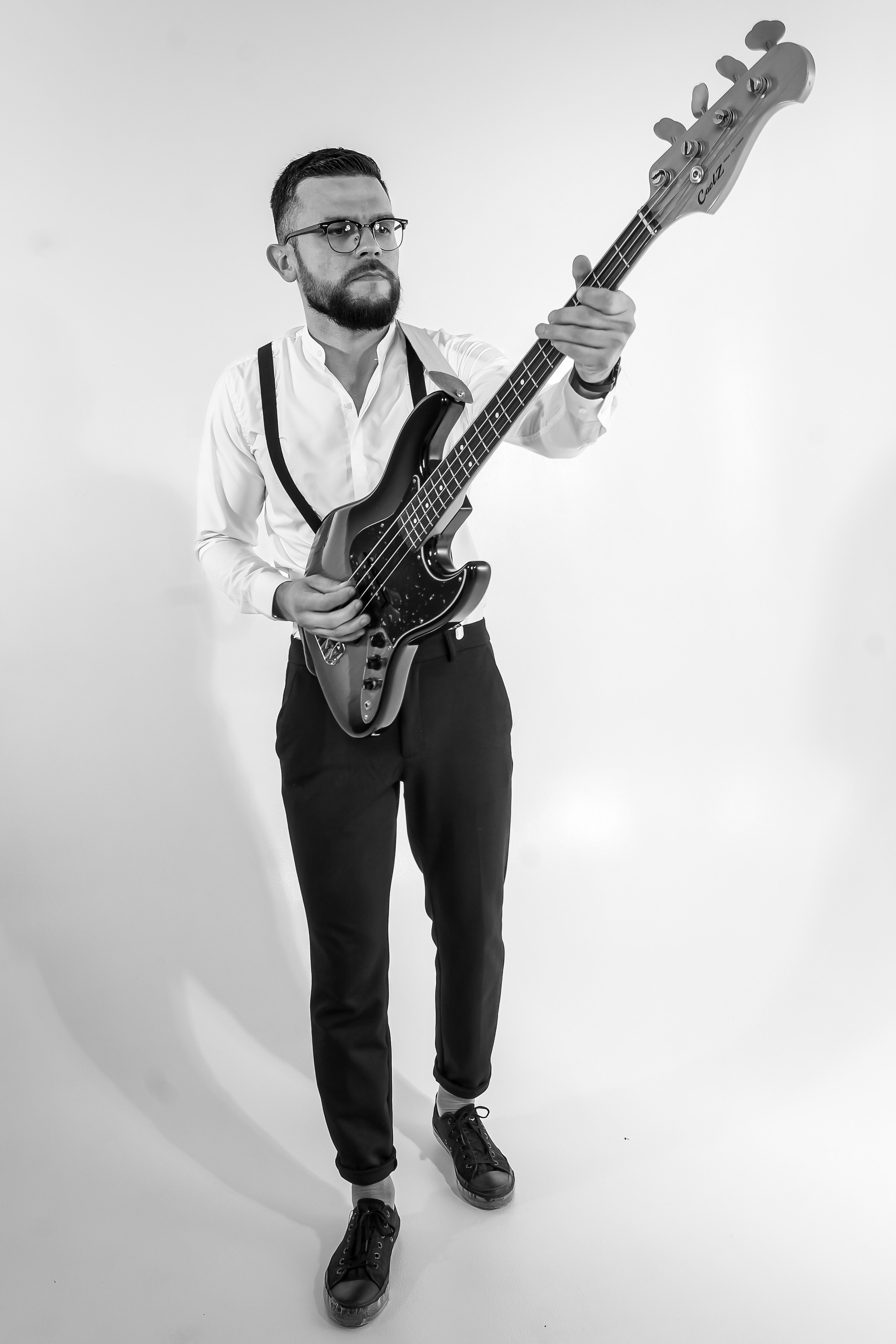 Red guitar pic. Фотограф-дизайнер Мастюнина Ирина