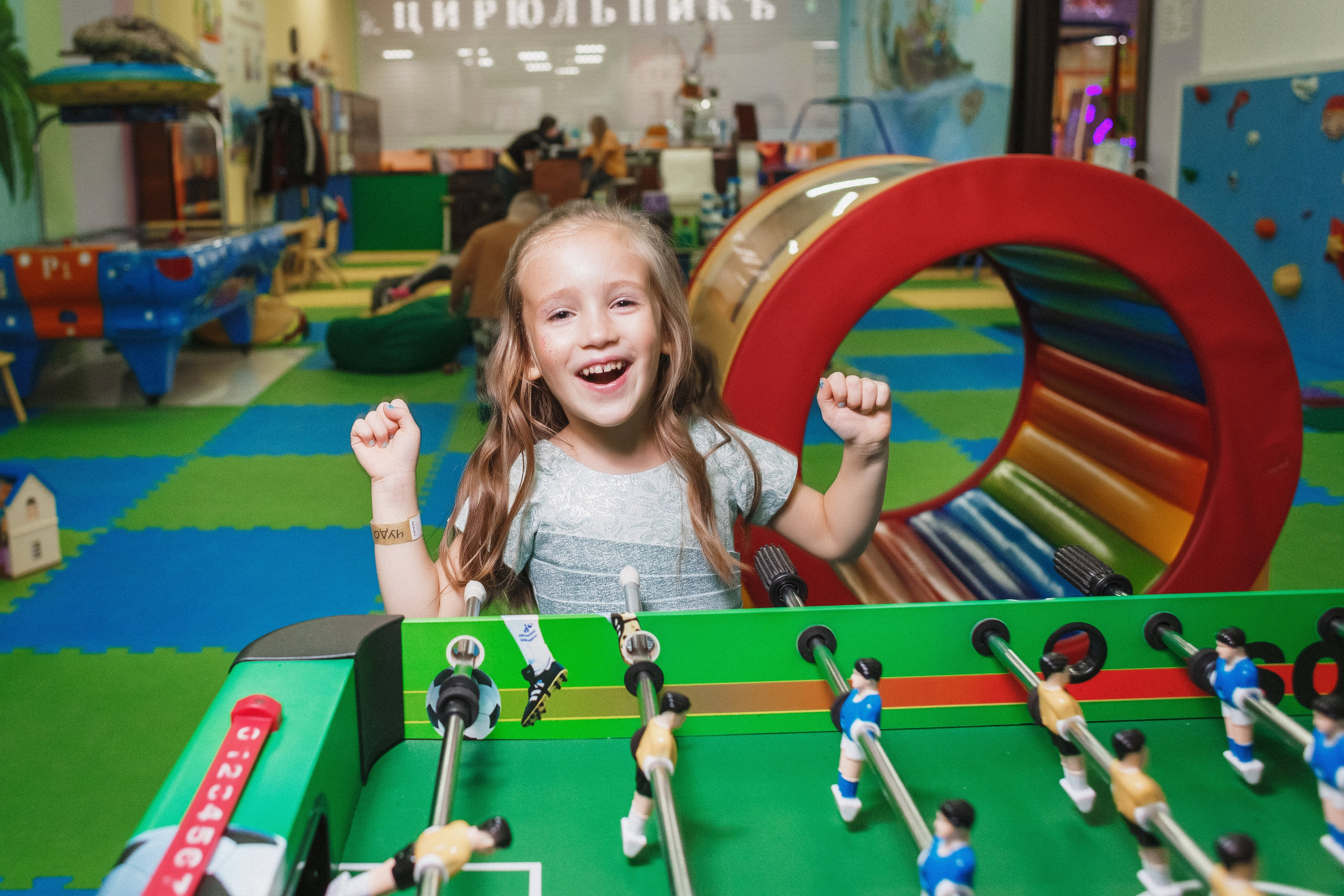 Уникальные фотографии дня рождения Анжелики в Тортуге Таганрога. Свадебный и семейный фотограф в Таганроге Бакарюк Антон