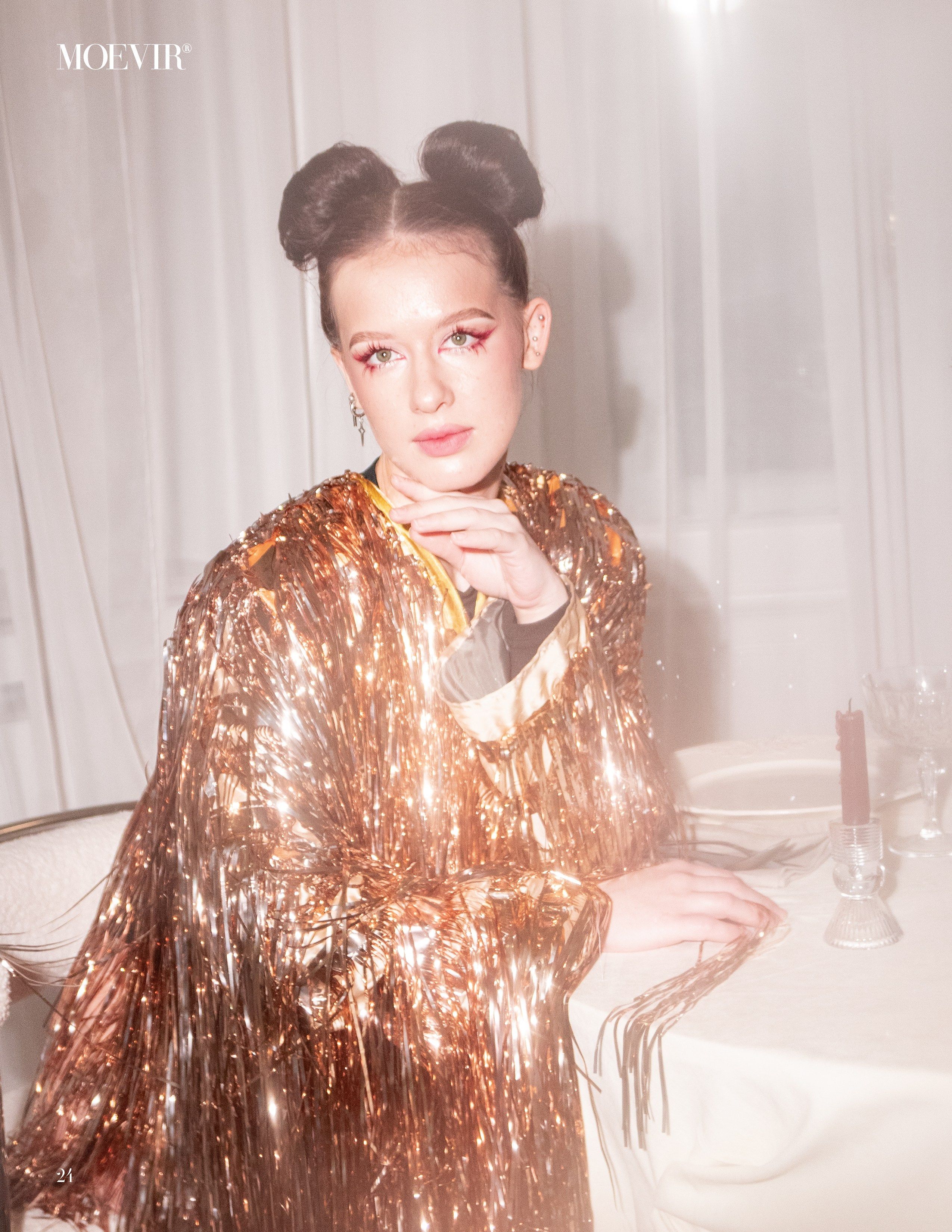 Новогодняя блестящая публикация в Moevir magazine. Портретный фотограф в Санкт-Петербурге Савельева Ольга