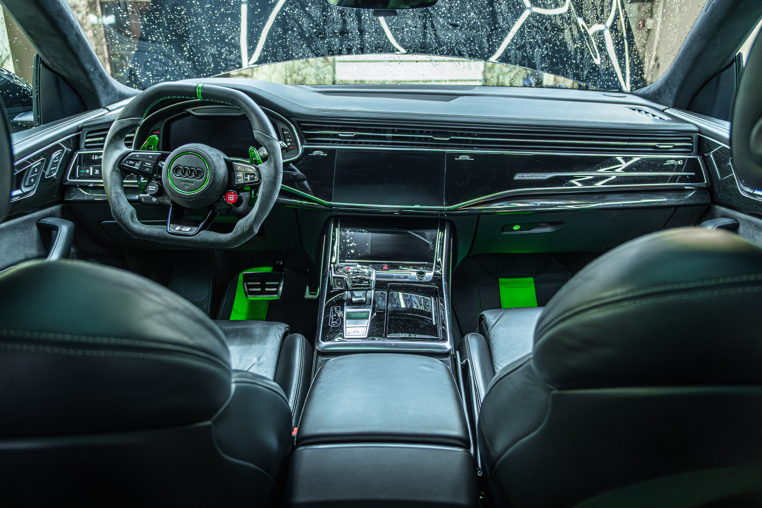 Audi Q8. Valya Fleks