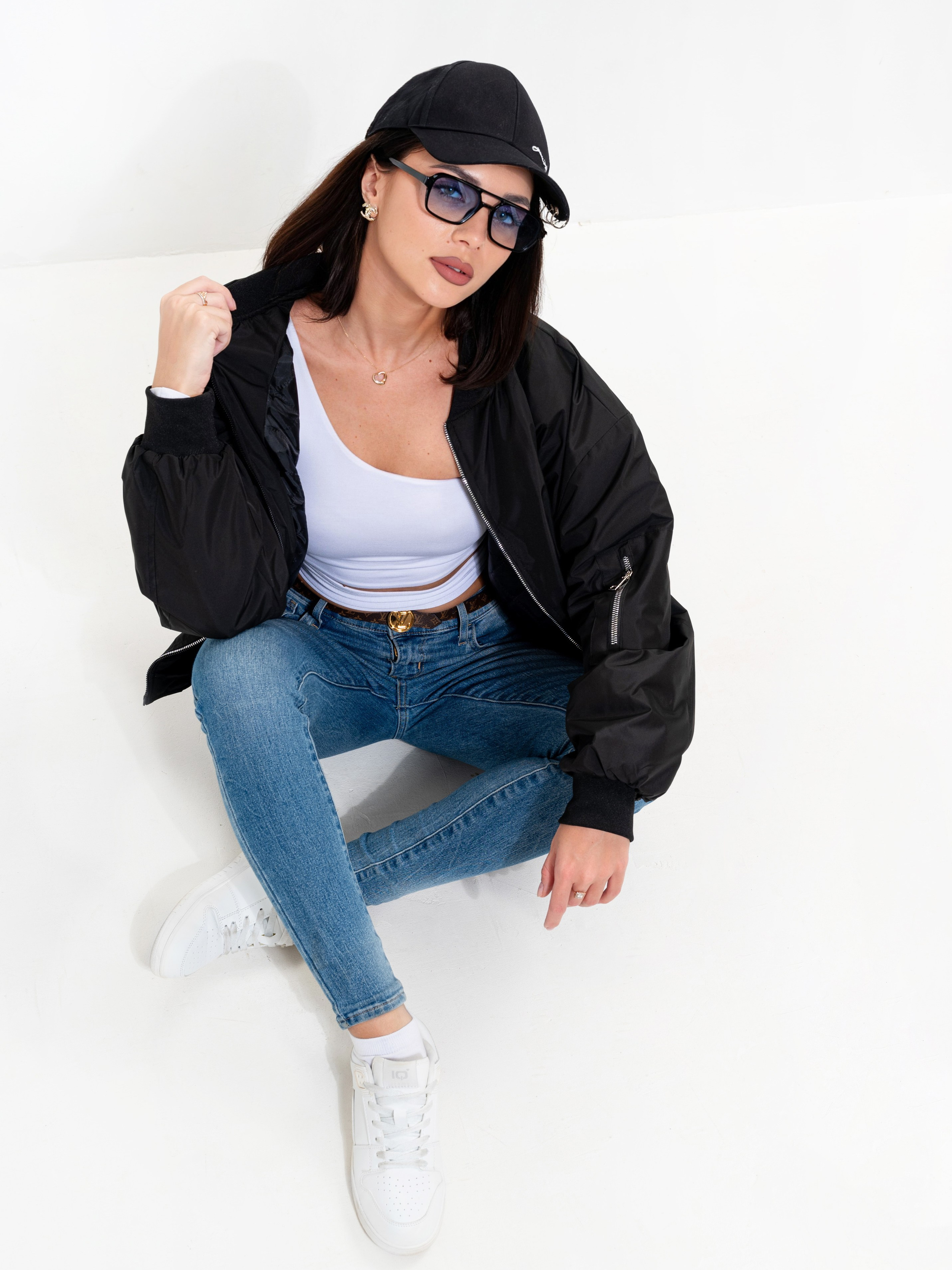 Модельная съемка на циклораме для маркетплейсов. ТМ Продакшн — Съемка для маркетплейсов в Москве