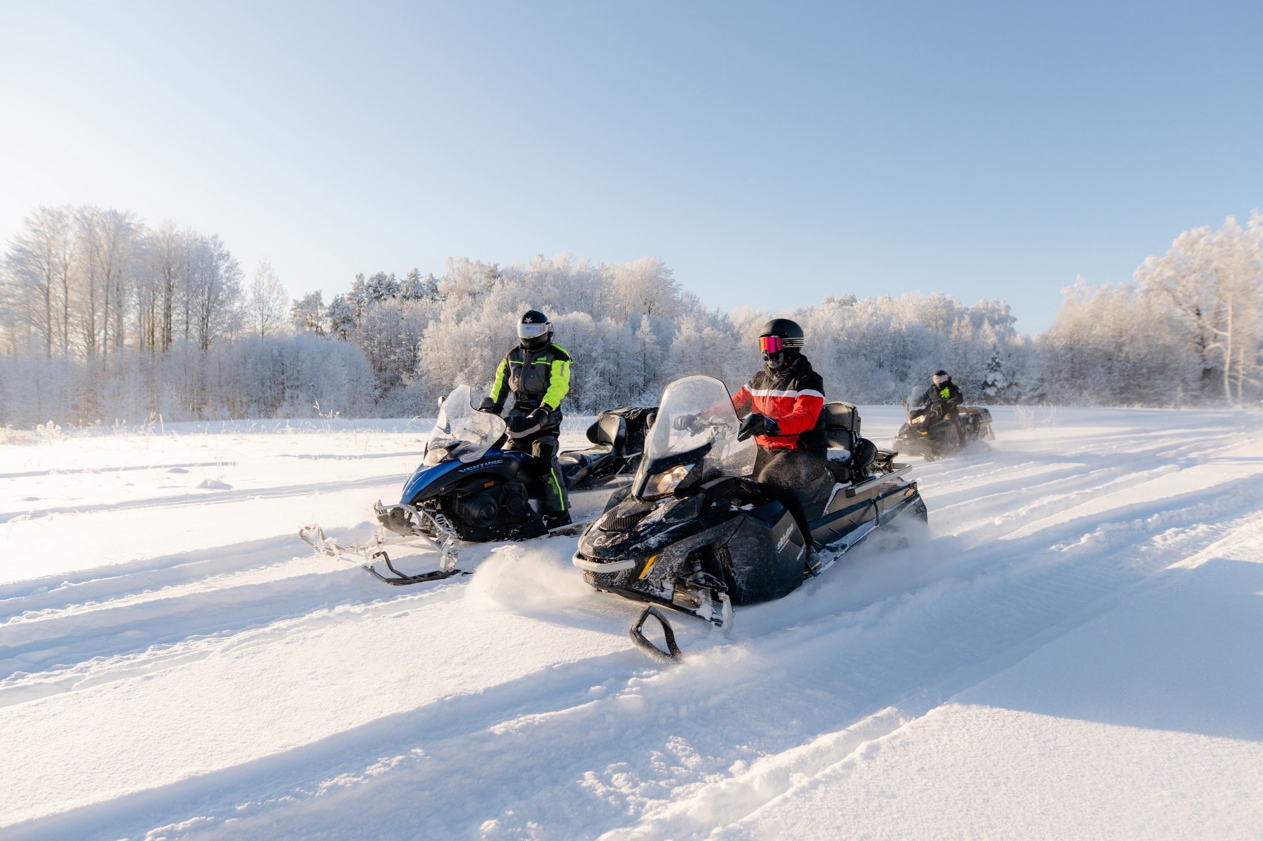 Гонки на снегоходах. Профессиональный фотограф и видеограф в Сортавала Ася Легконогова