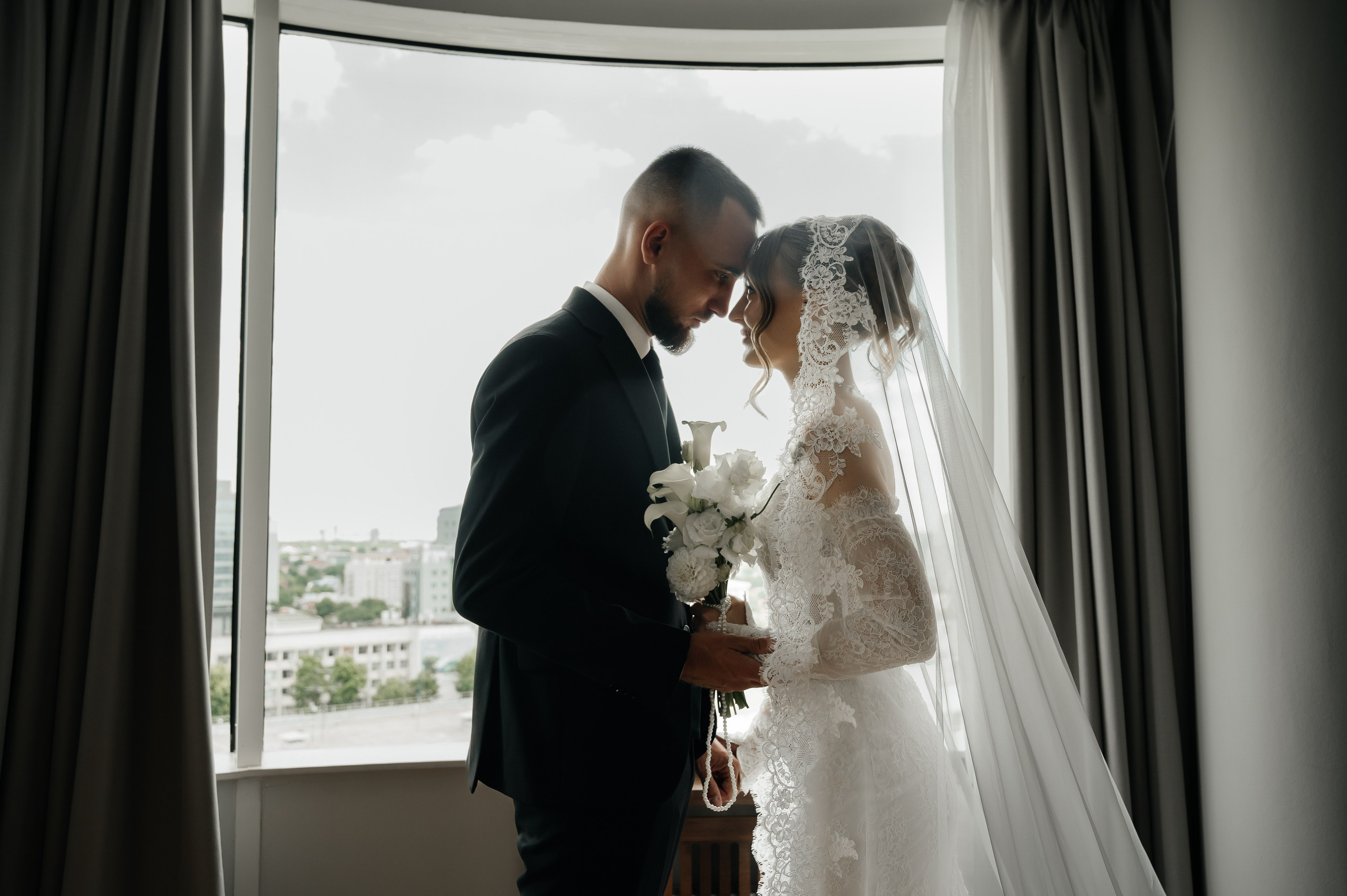 Свадьба (утро в отеле). Свадебный и семейный фотограф в Краснодаре Алина Мельник