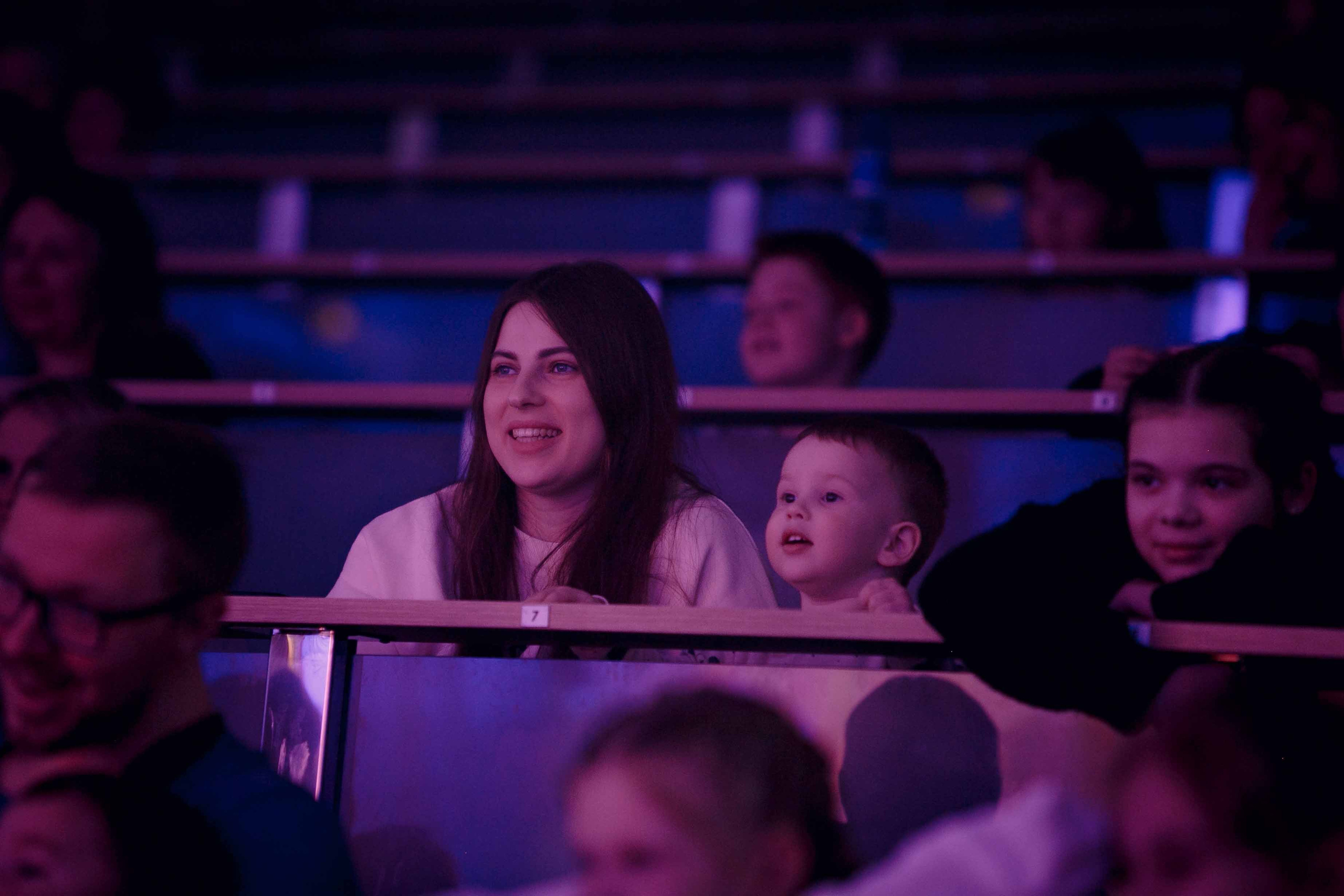 Елка в «Казармах» ТЮЗ. Ваш репортажный фотограф Артемий Антонов