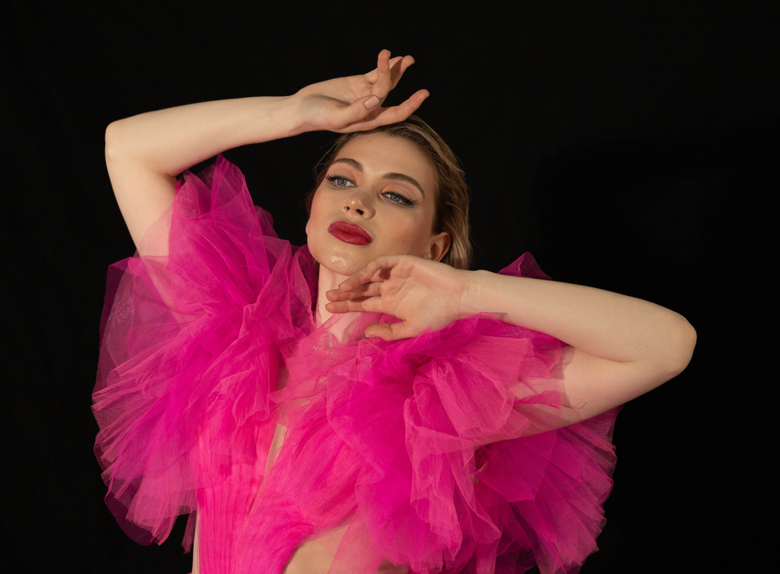 Екатерина. Fuchsia on black. Портретный фотограф Панферова Регина г. Санкт-Петербург, г. Казань