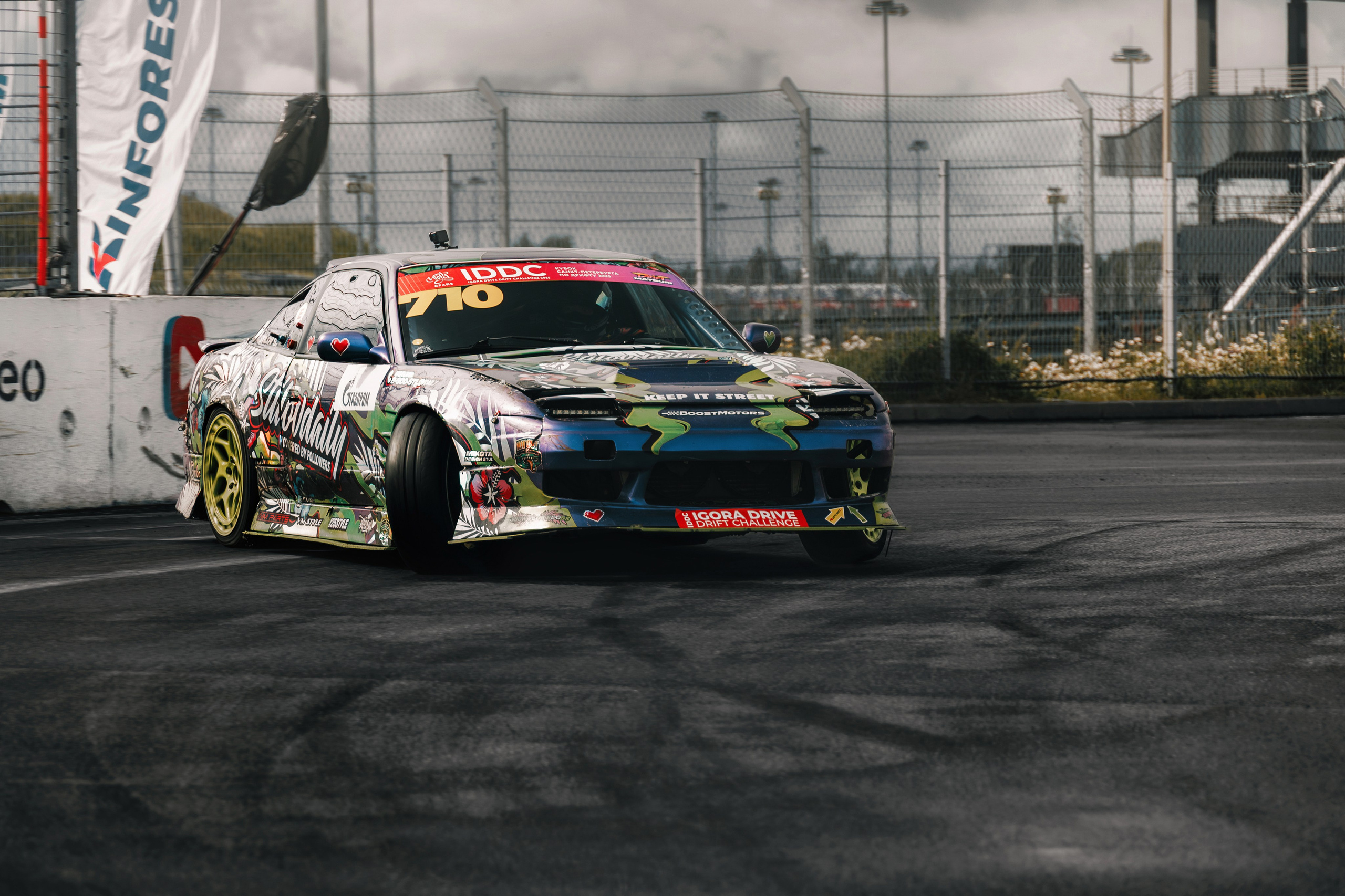 IDDC Этап 2: Бетонный Колизей и блогеры в деле