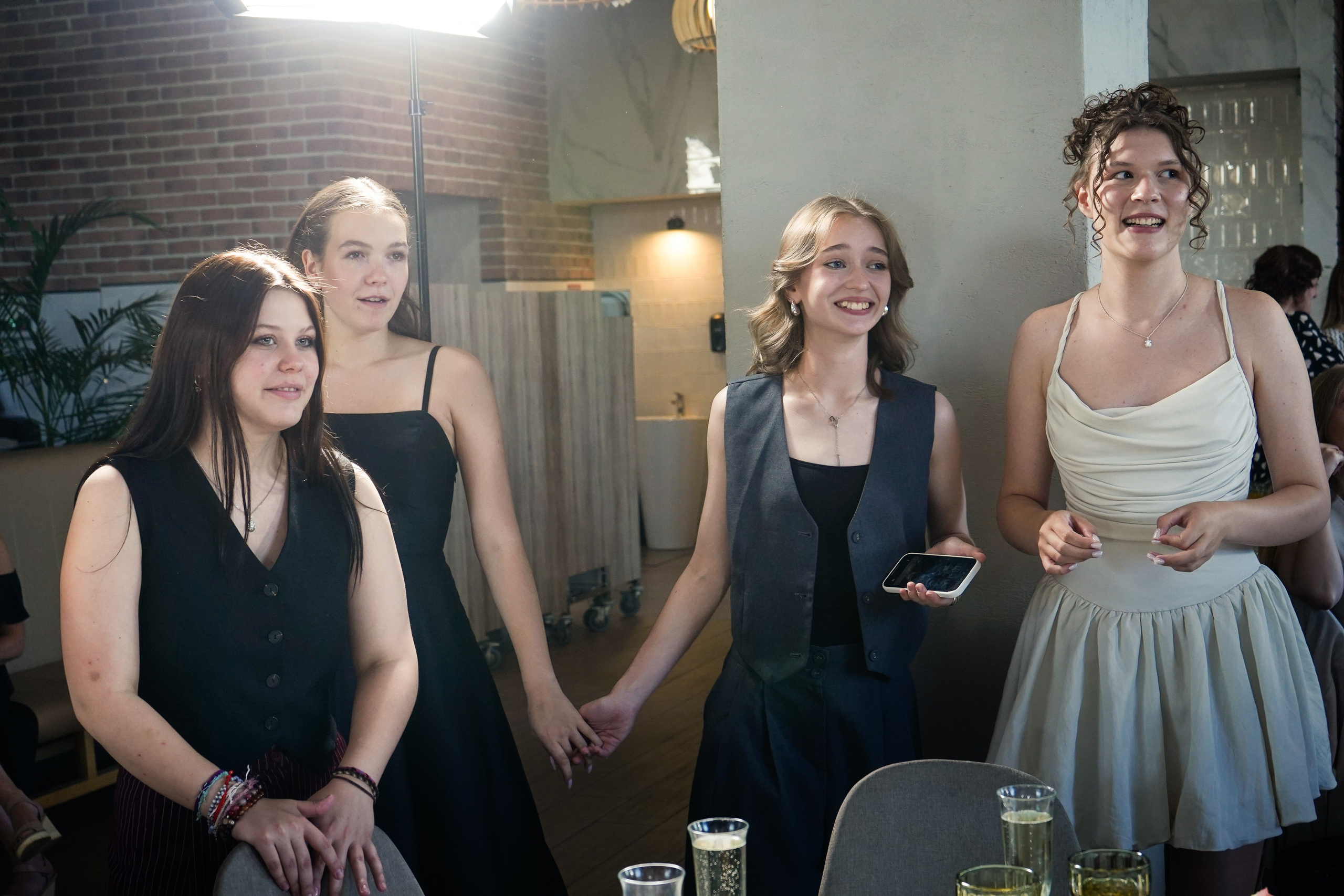 Выпускной вечер, гимназия № 40, 9 класс. Семейный и портретный фотограф в Екатеринбурге Анна Лобанова