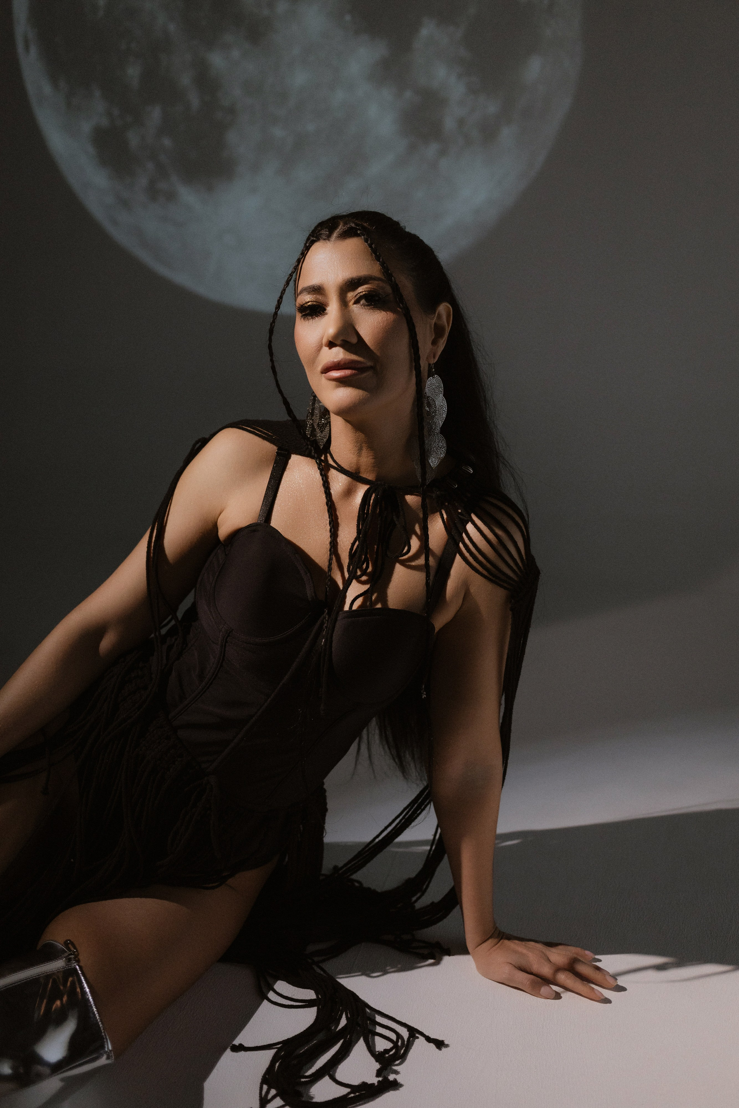 Фотосессия с луной в студии. Фотограф Евпатория Крым