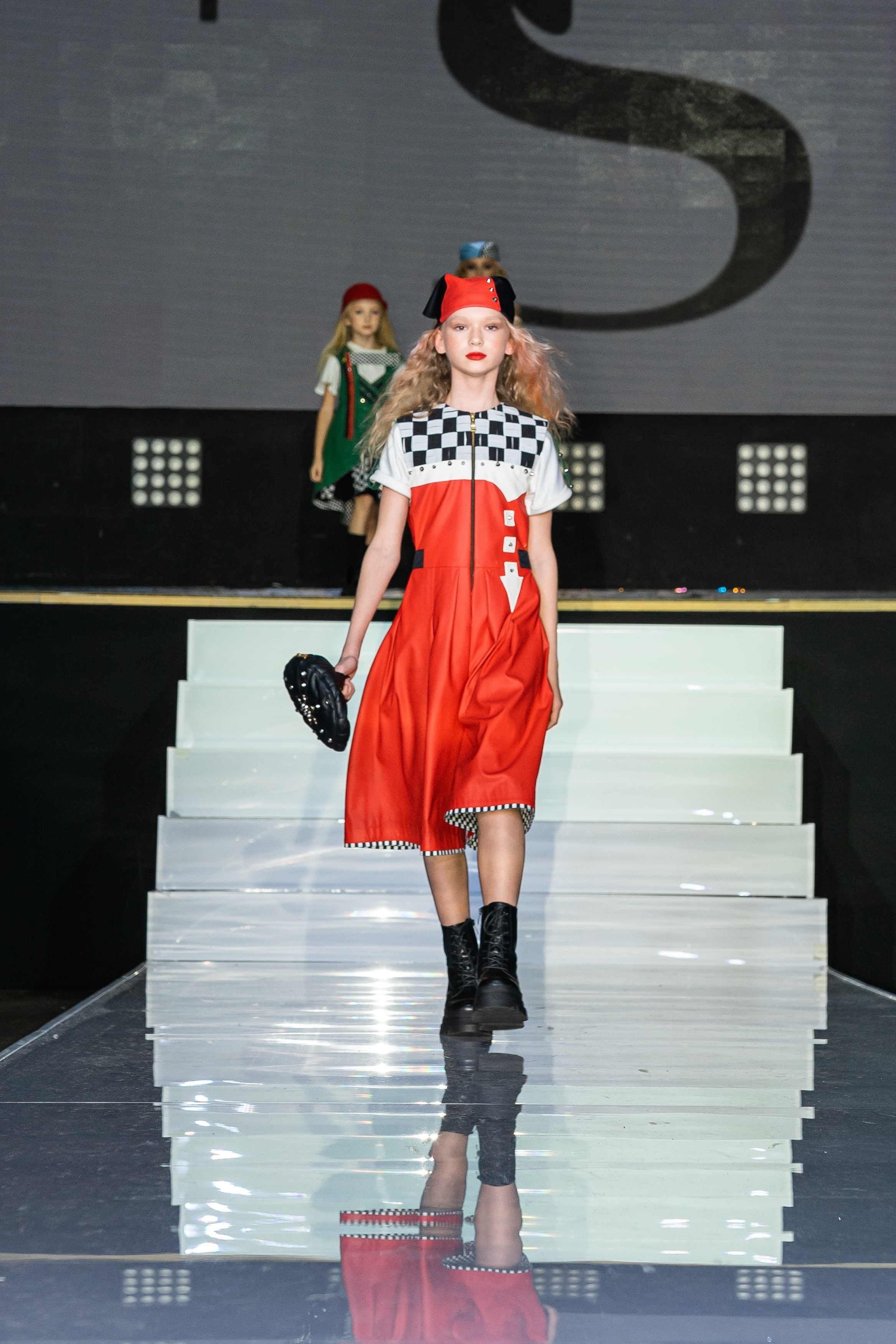 Модельный показ. Контент-фотограф в Москве Тима Забабурин