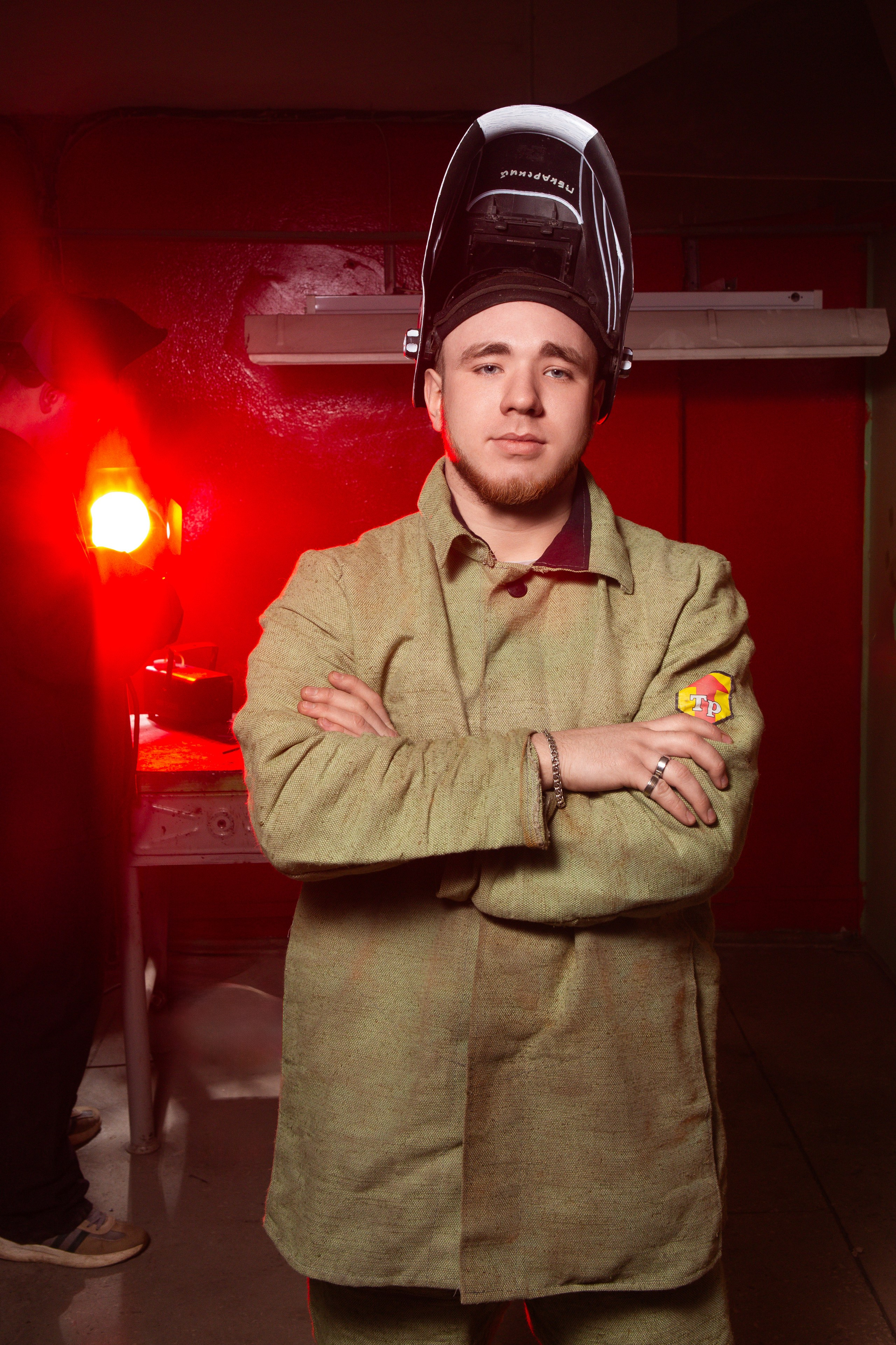 Портретная Фотосессия в Цеху для Выпускников Сварщиков | Твой Альбом Мценск. ТВОЙ АЛЬБОМ / ТВОИ ПРАВИЛА