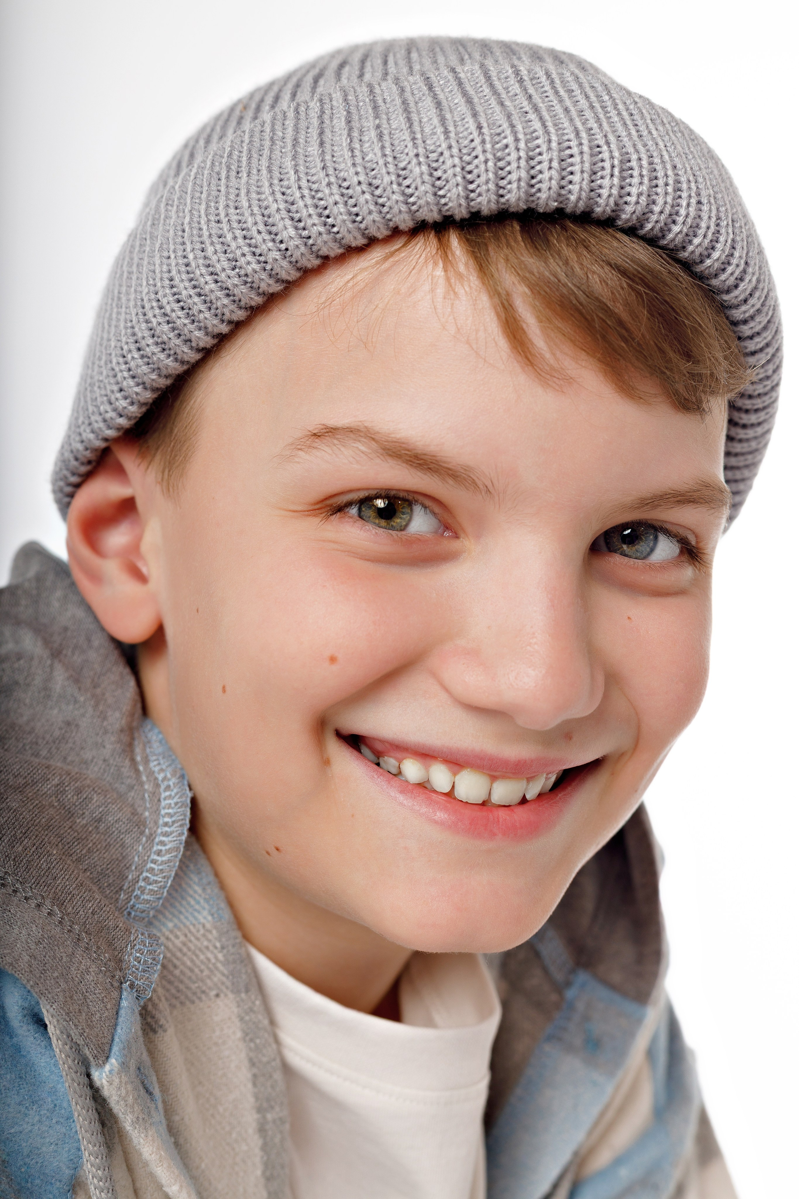 Фотосессия брата и сестры в Сочи от стильного детского фотографа Сочи. Детский студийный фотограф Сочи