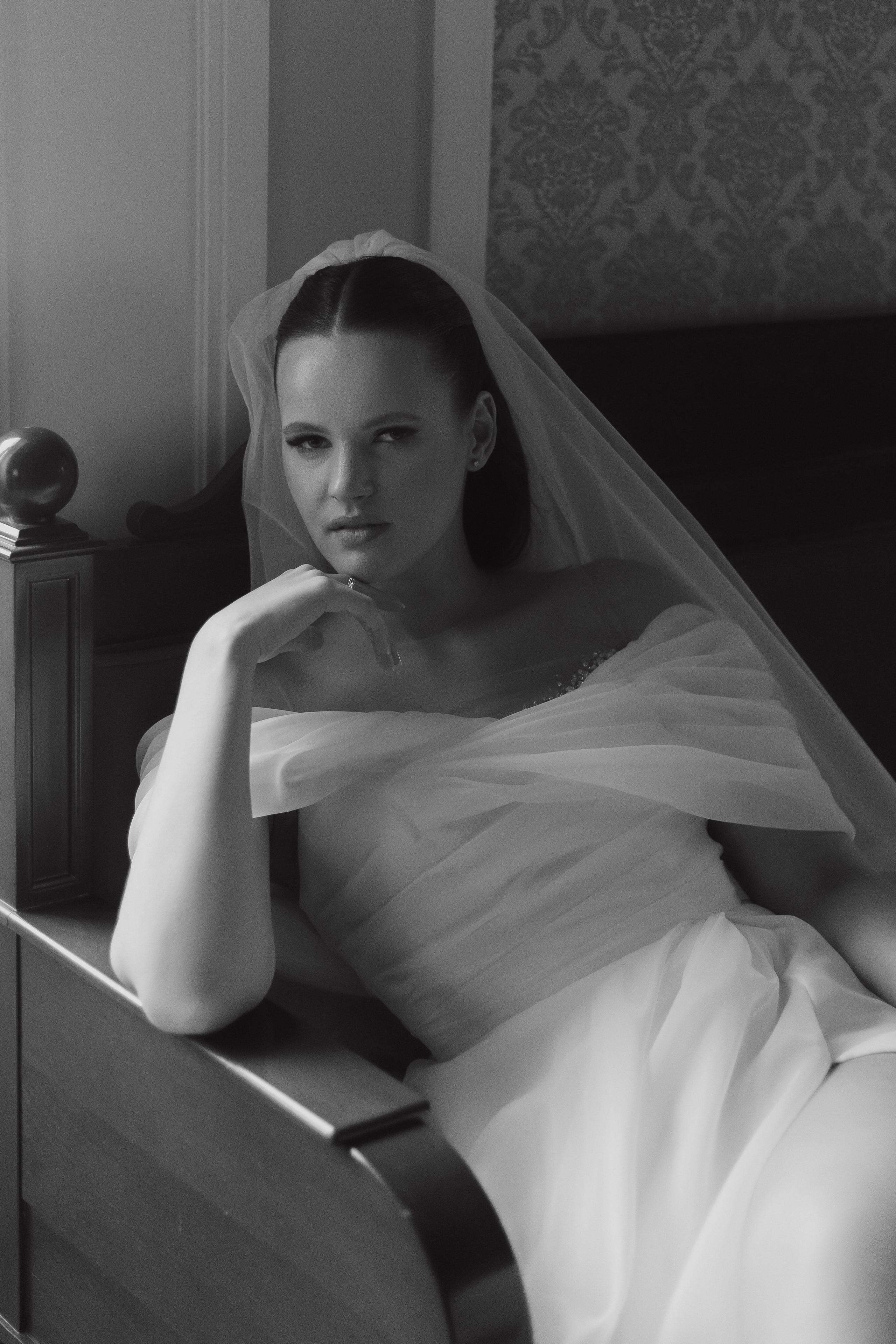 Свадебная фотосессия в Минске в итальянском ресторане La Scala