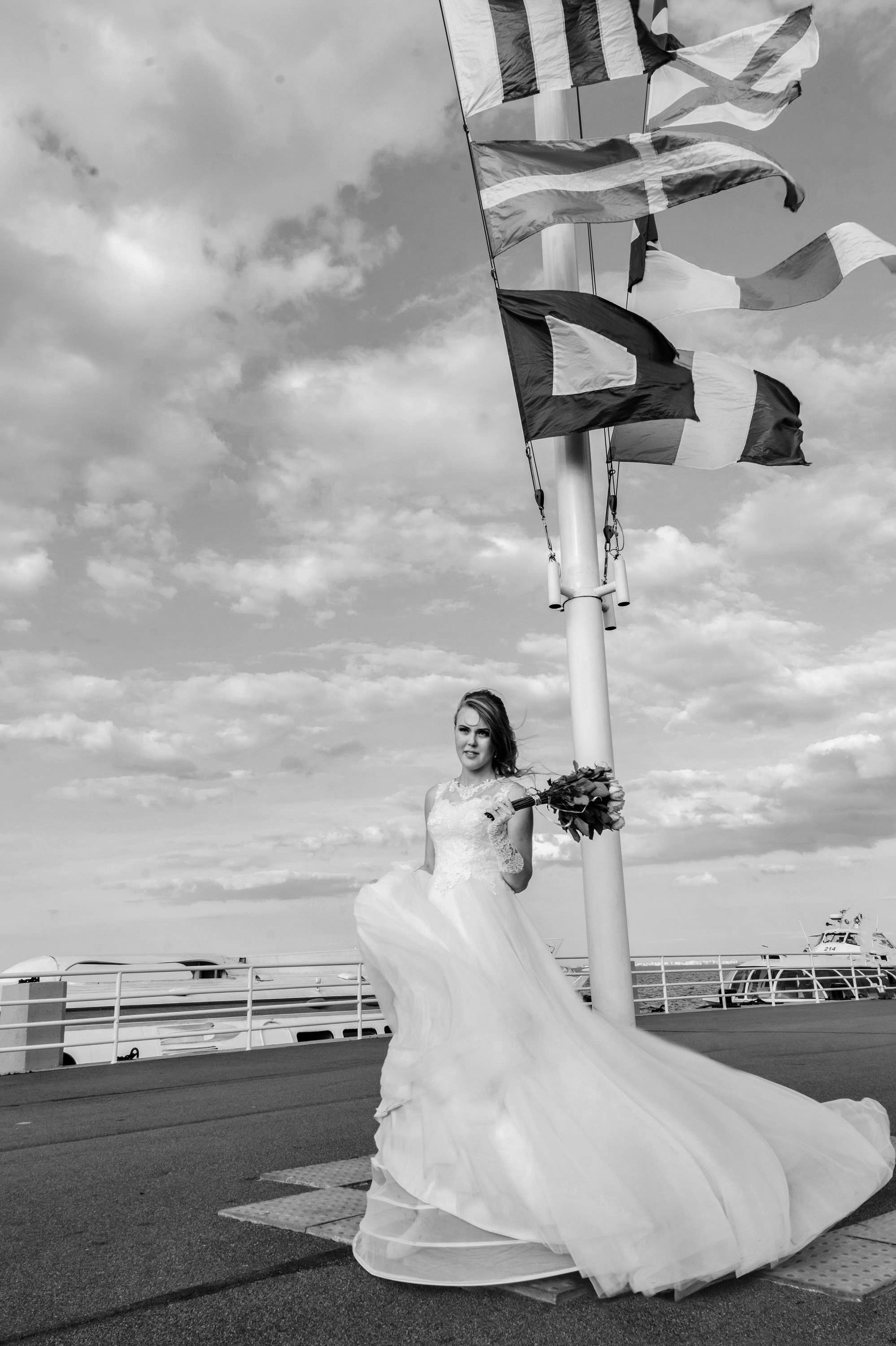 Регистрация в Петергофе, прогулка на метеоре. Елизавета и Роман. Свадебный, семейный и контент фотограф в Санкт- Петербурге Елена Грие