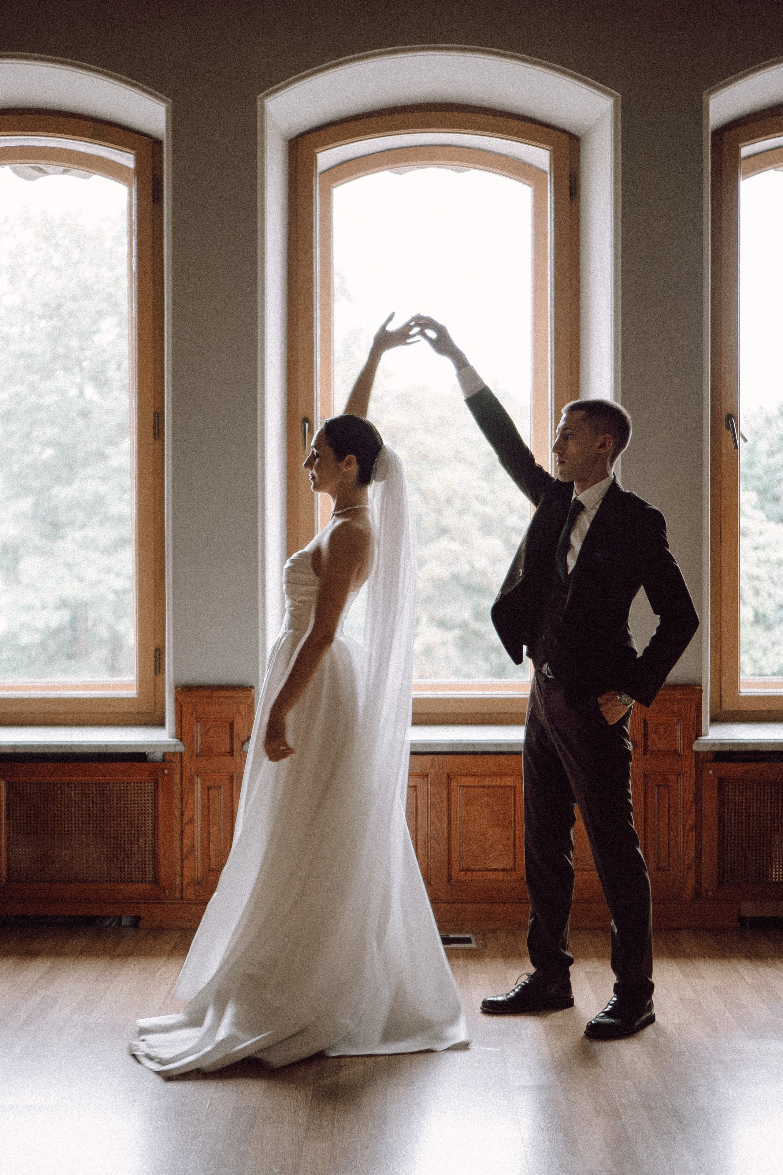 СВАДЕБНАЯ ПРОГУЛКА В САНТК-ПЕТЕРБУРГЕ (ИСАКИЕВСКИЙ СОБОР, ЗИМНЯЯ КАНАВКА, ЭРМИТАЖ И БОЛЬШАЯ МОРСКАЯ УЛИЦА). Профессиональный фотограф, Санкт-Петербург — Виктория Богомолова