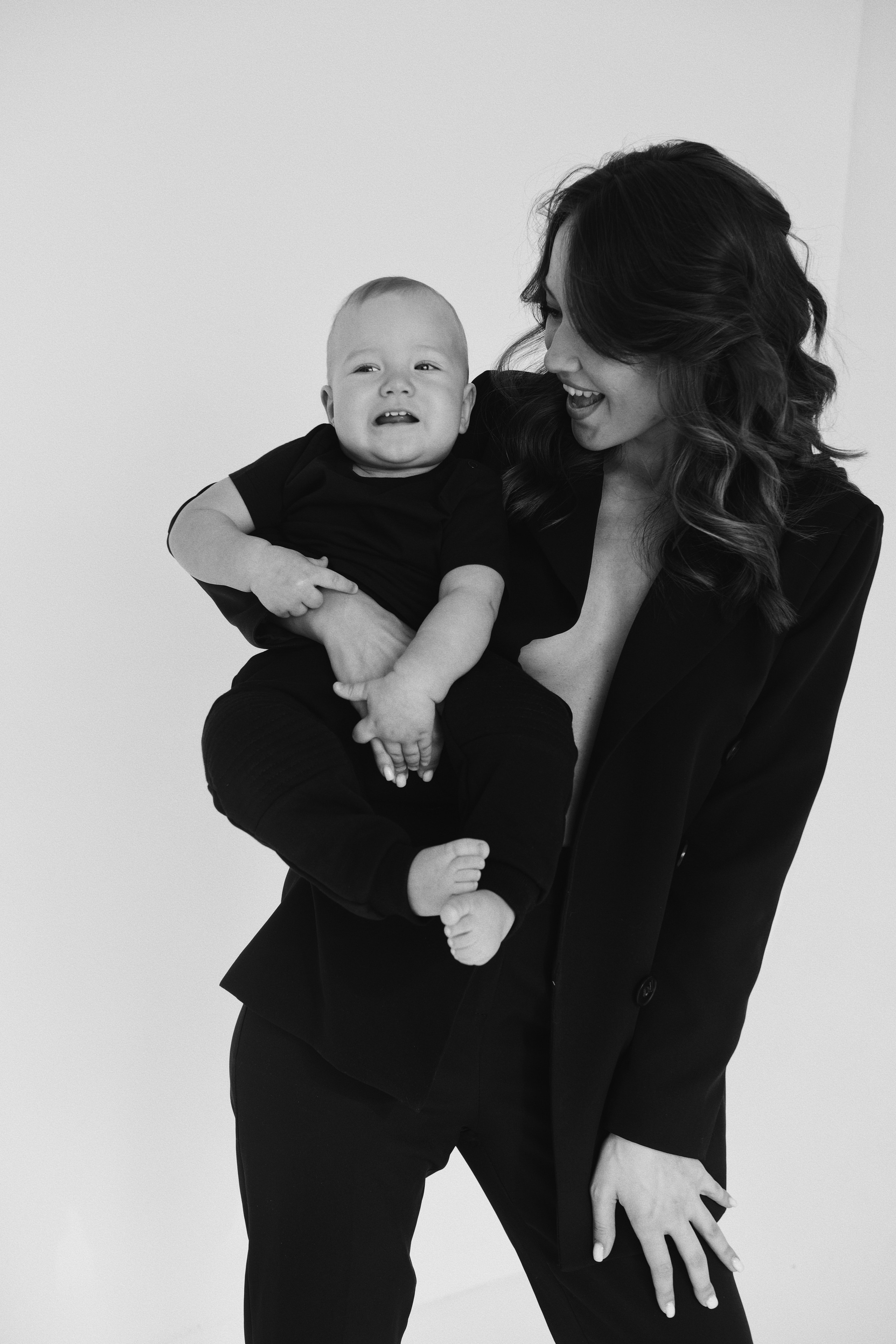 В ЧЕРНОМ. КРИСТИНА ГУСЬКОВА