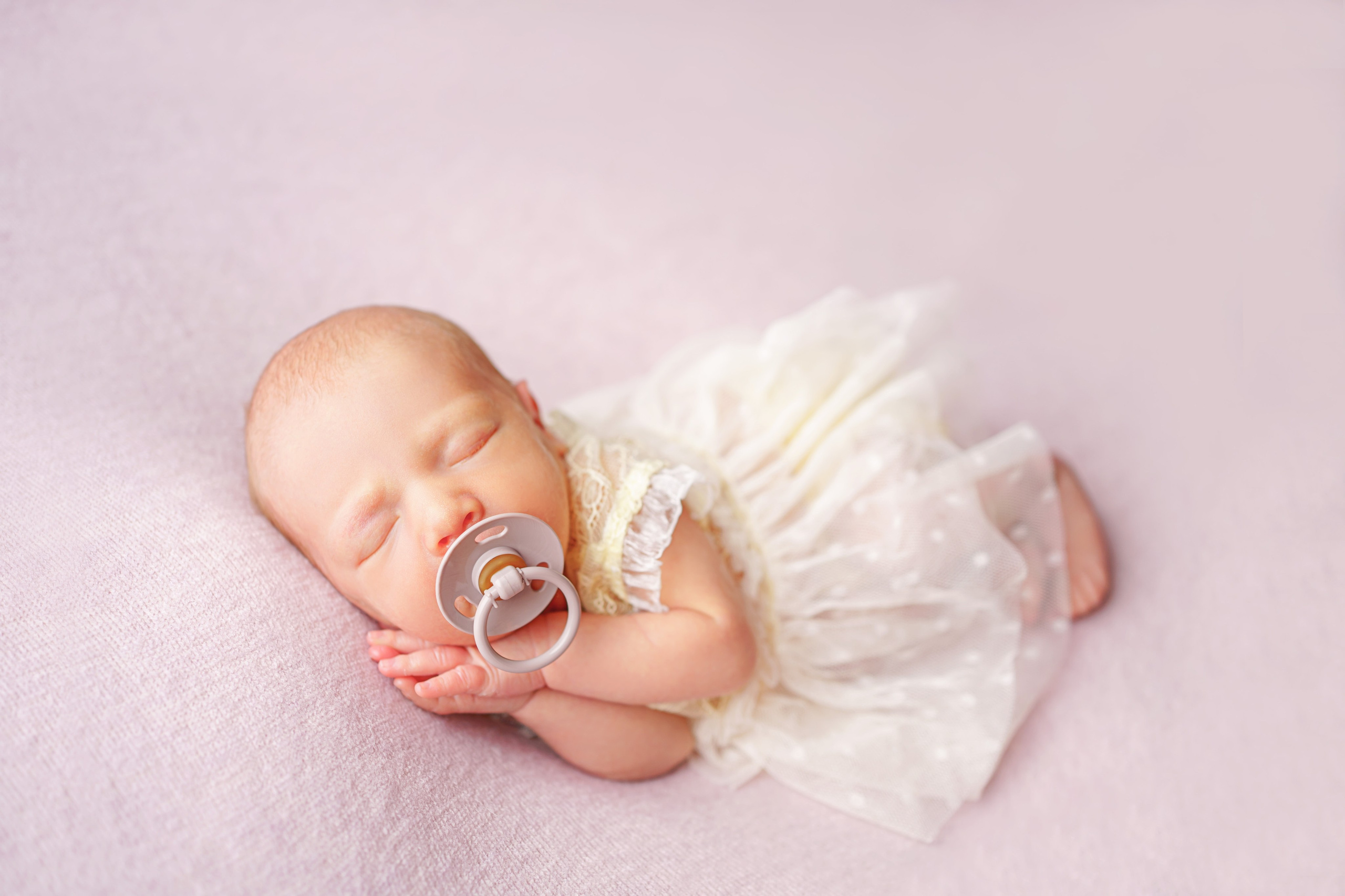 Подбираю реквизит в зависимости от веса и роста вашего малыша при рождении