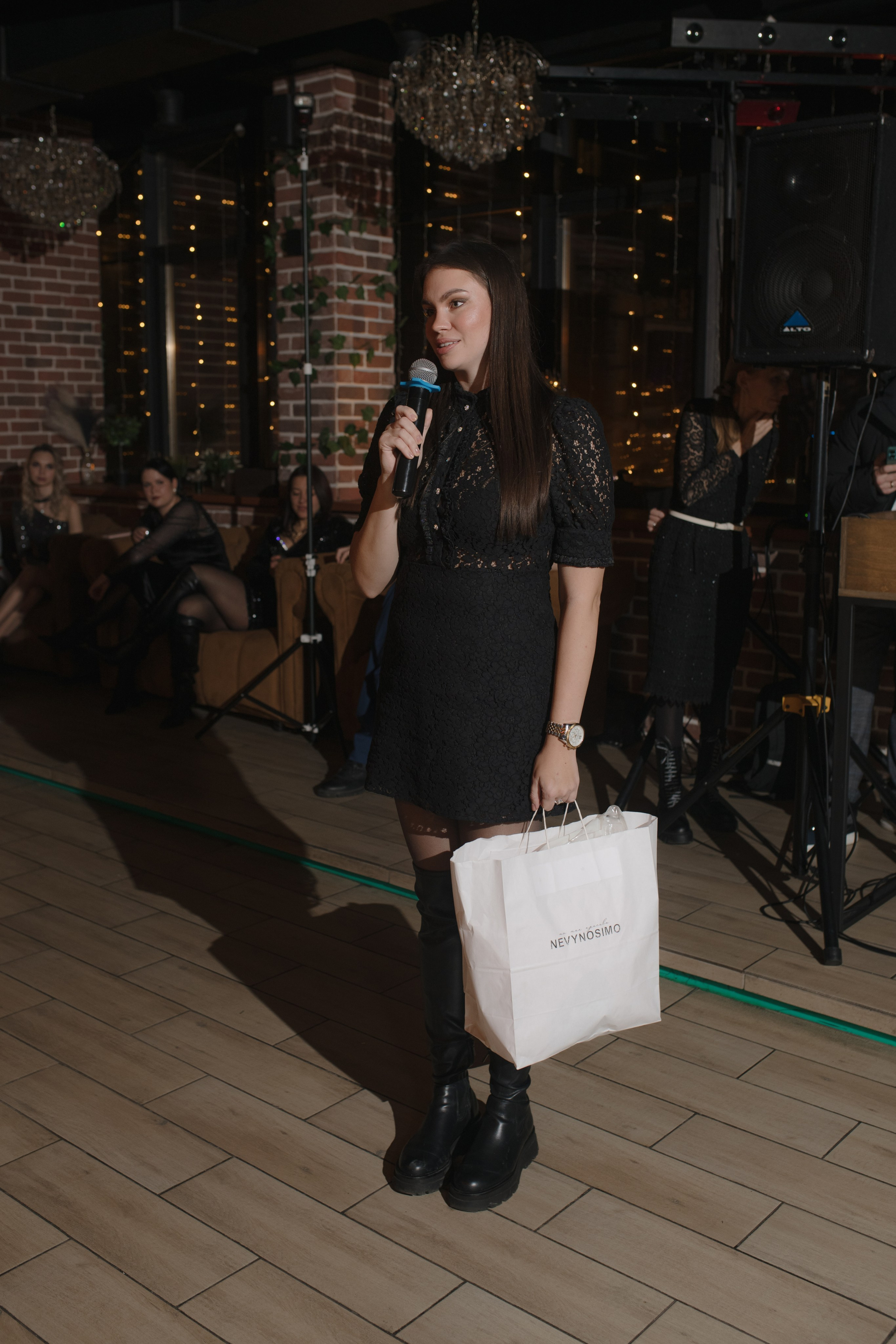 День рождения Томы — Let`s Talk Bar. Свадебный фотограф Екатеринбург/Челябинск — Любовь Волохова