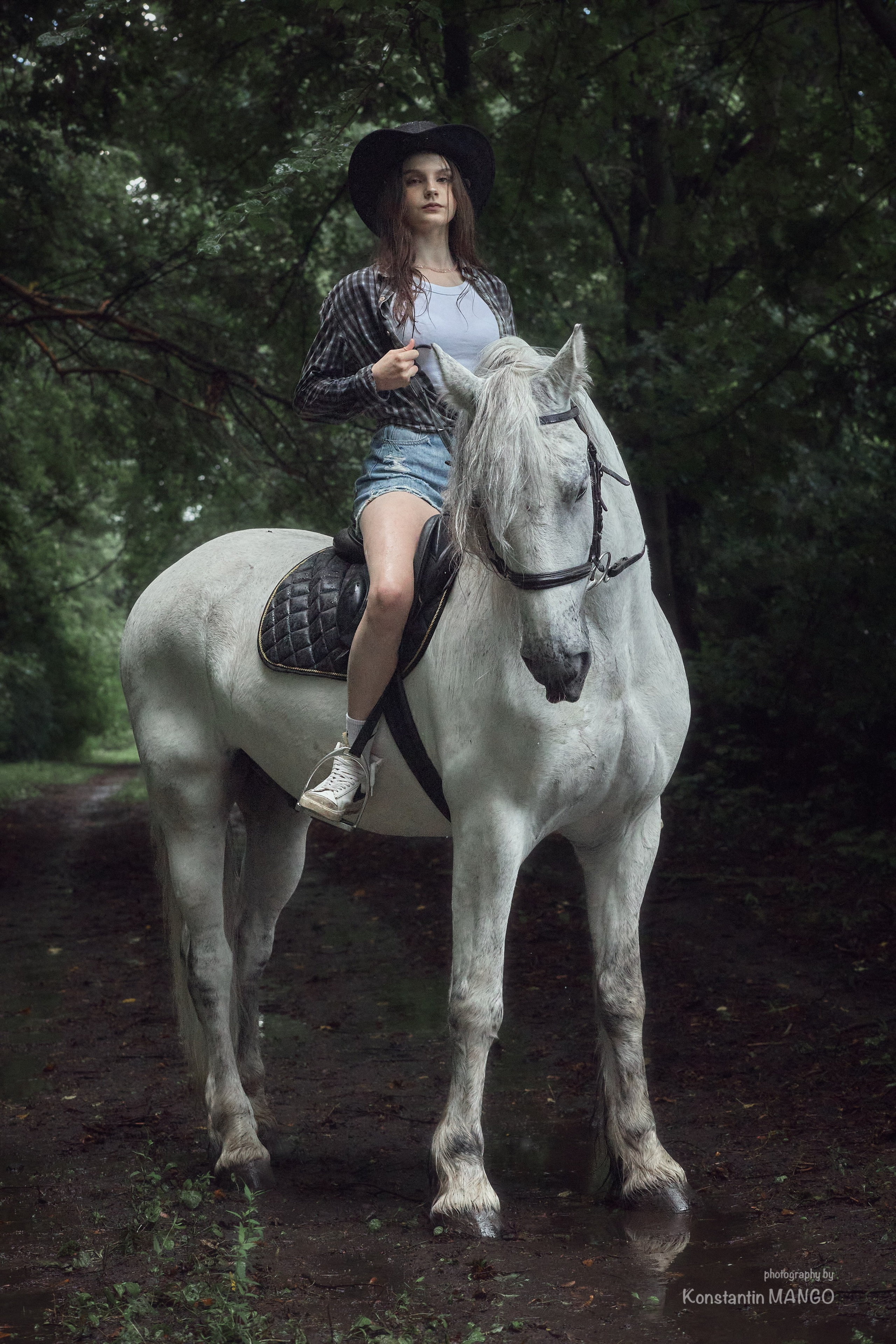 Фотопрогулка для Виктории и Полины на лошадях. Фотограф в Рязани. Свадьба, семейное фото, портрет. Константин Манго