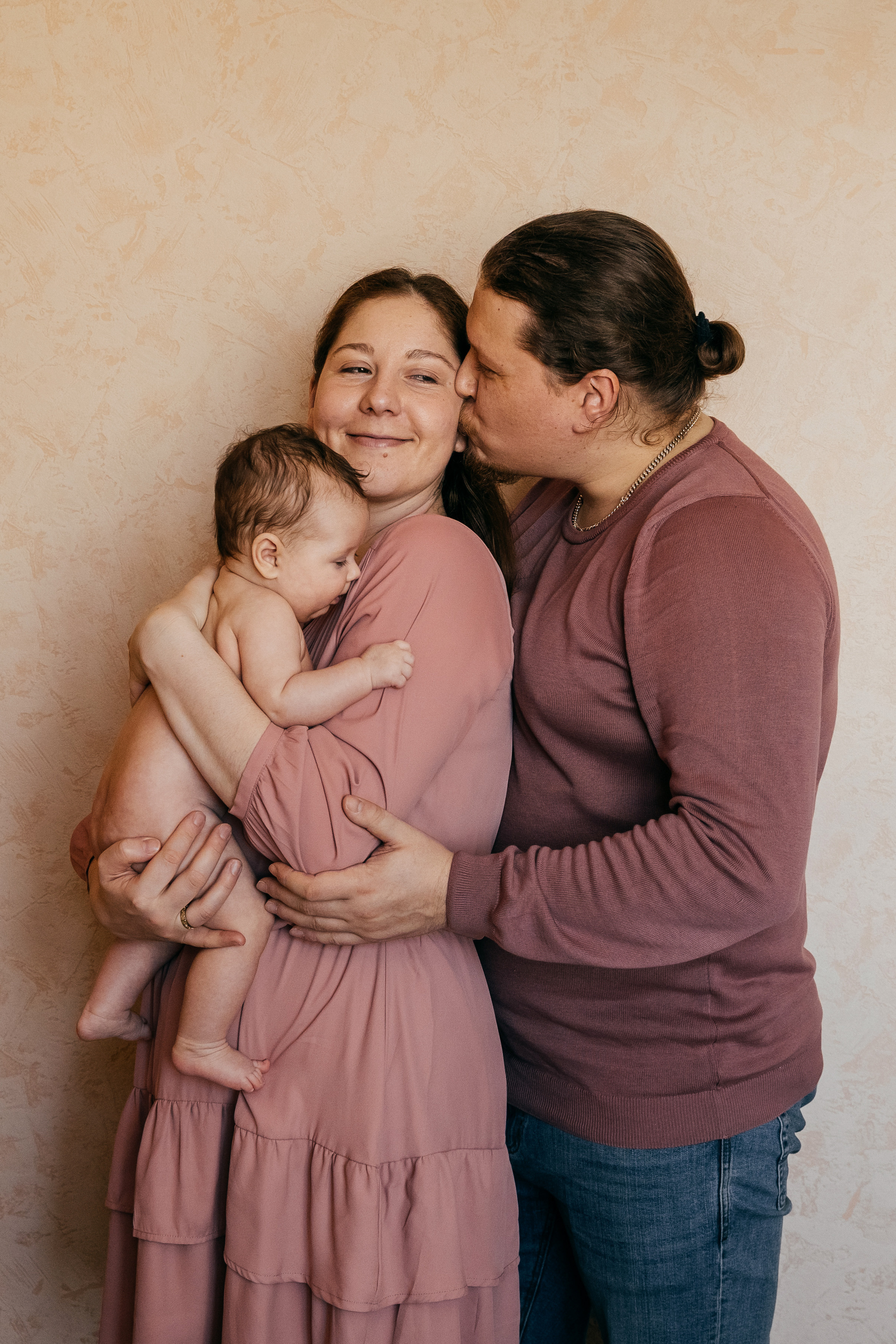 Малышка Кирочка, мама Лена, папа Саша и пушистый котик. Свадебный и семейный фотограф в Нижнем Новгороде Коданева Ольга