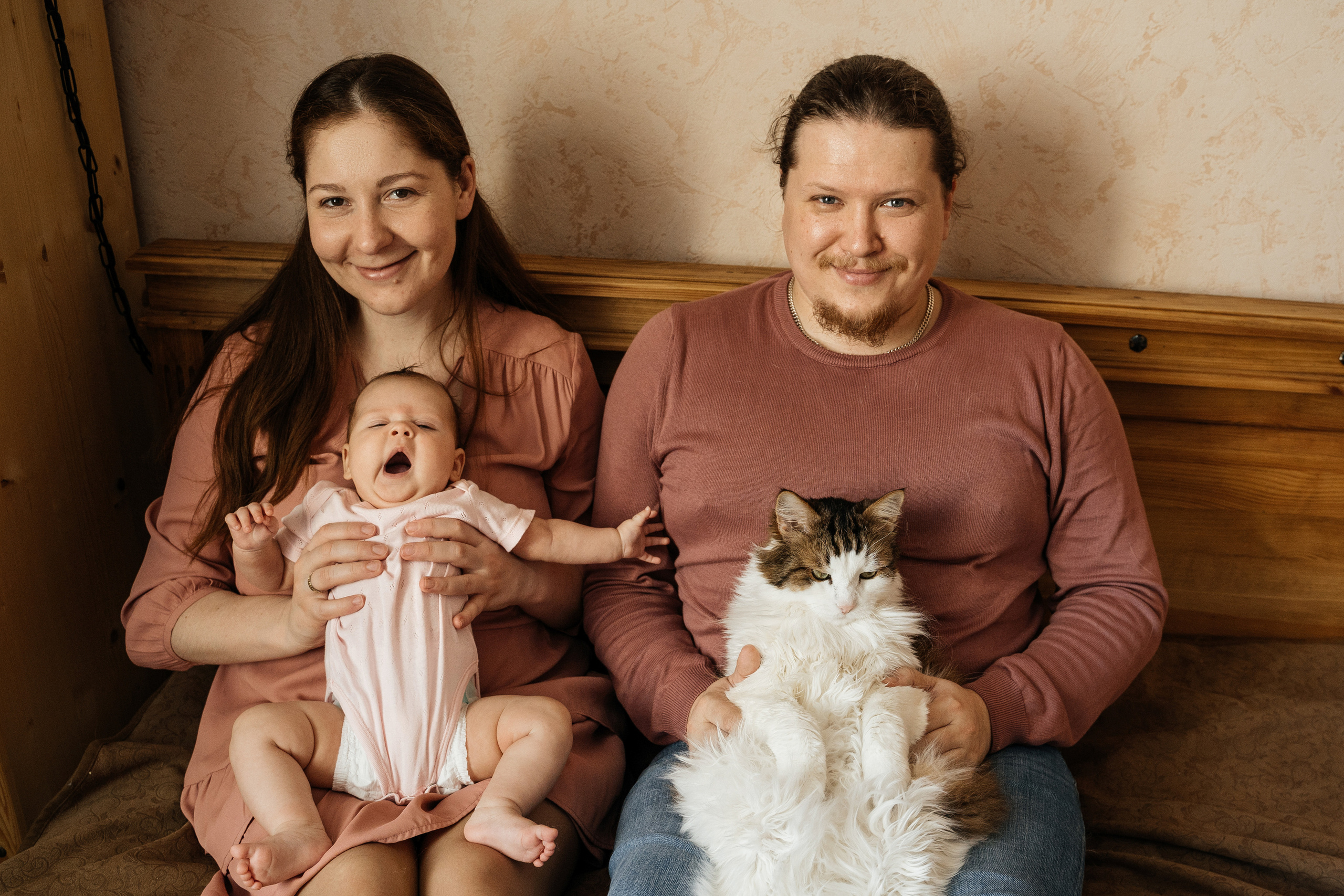 Малышка Кирочка, мама Лена, папа Саша и пушистый котик. Свадебный и семейный фотограф в Нижнем Новгороде Коданева Ольга