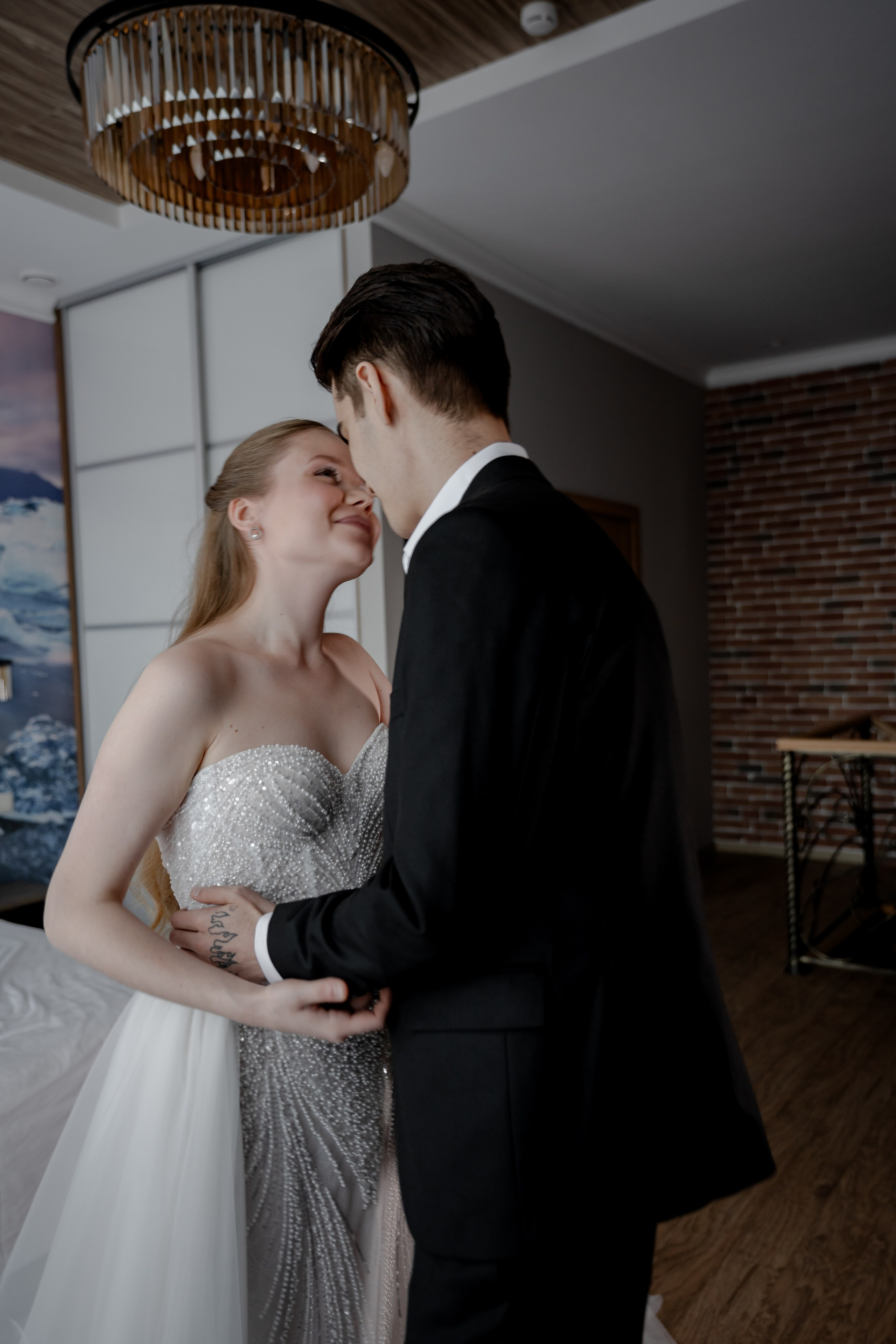 СВАДЕБНАЯ СЬЕМКА СБОРОВ В ОТЕЛЕ И ВЫЕЗД НА ЦЕРЕМОНИЮ (СНЯТО В СИБИРЕ В НИЖНЕВАРТОВСКЕ)М. Профессиональный фотограф, Санкт-Петербург — Виктория Богомолова